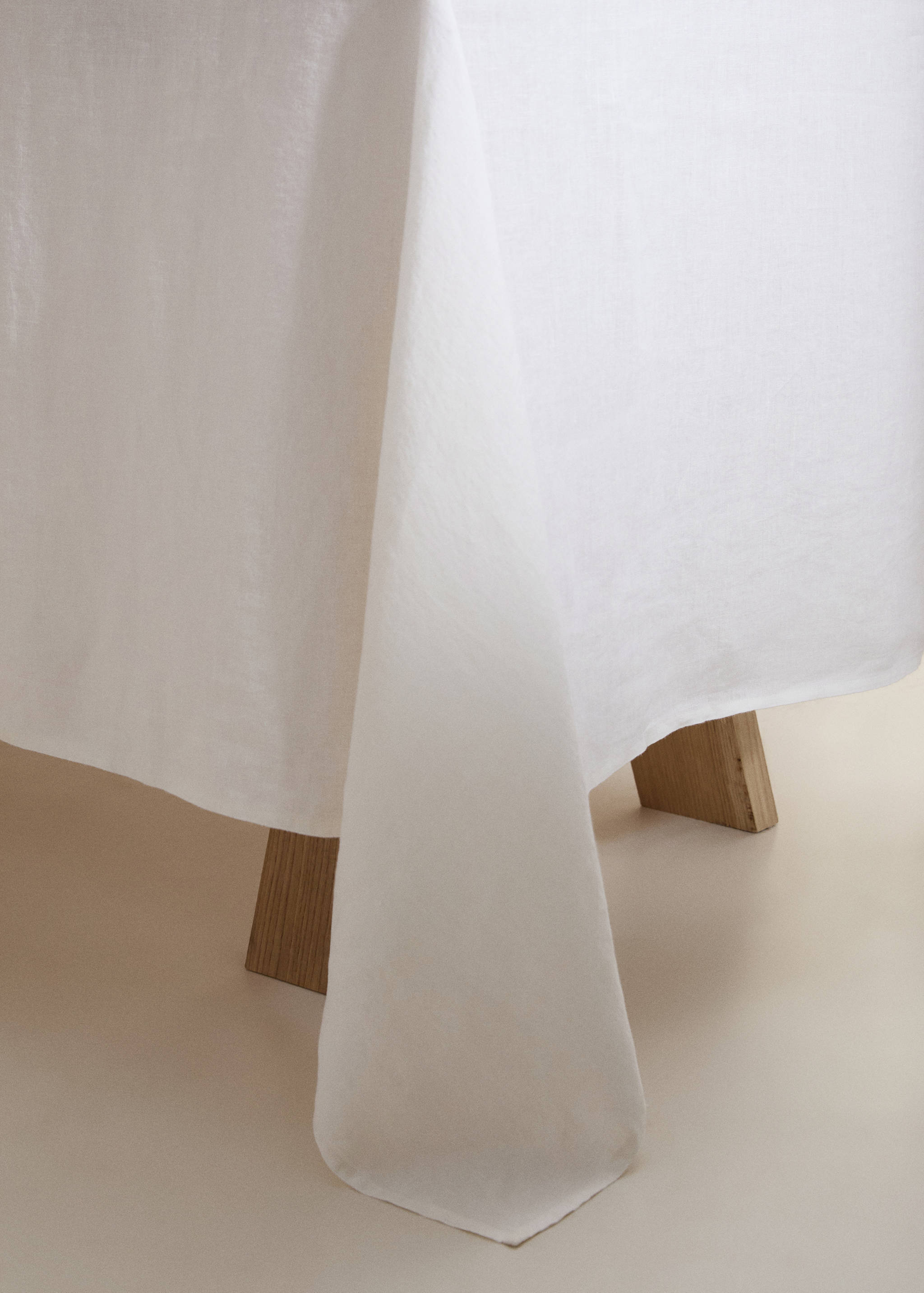 100% linen tablecloth for 2 to 4 diners - Details of the article 8