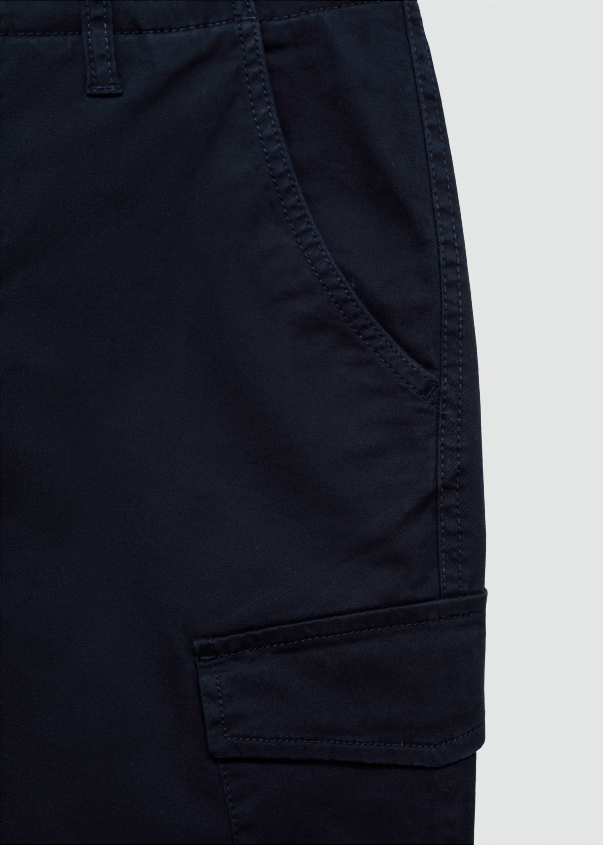 Cotton cargo pants - Details of the article 8, Dark Navy. Ref: 77051508-00.