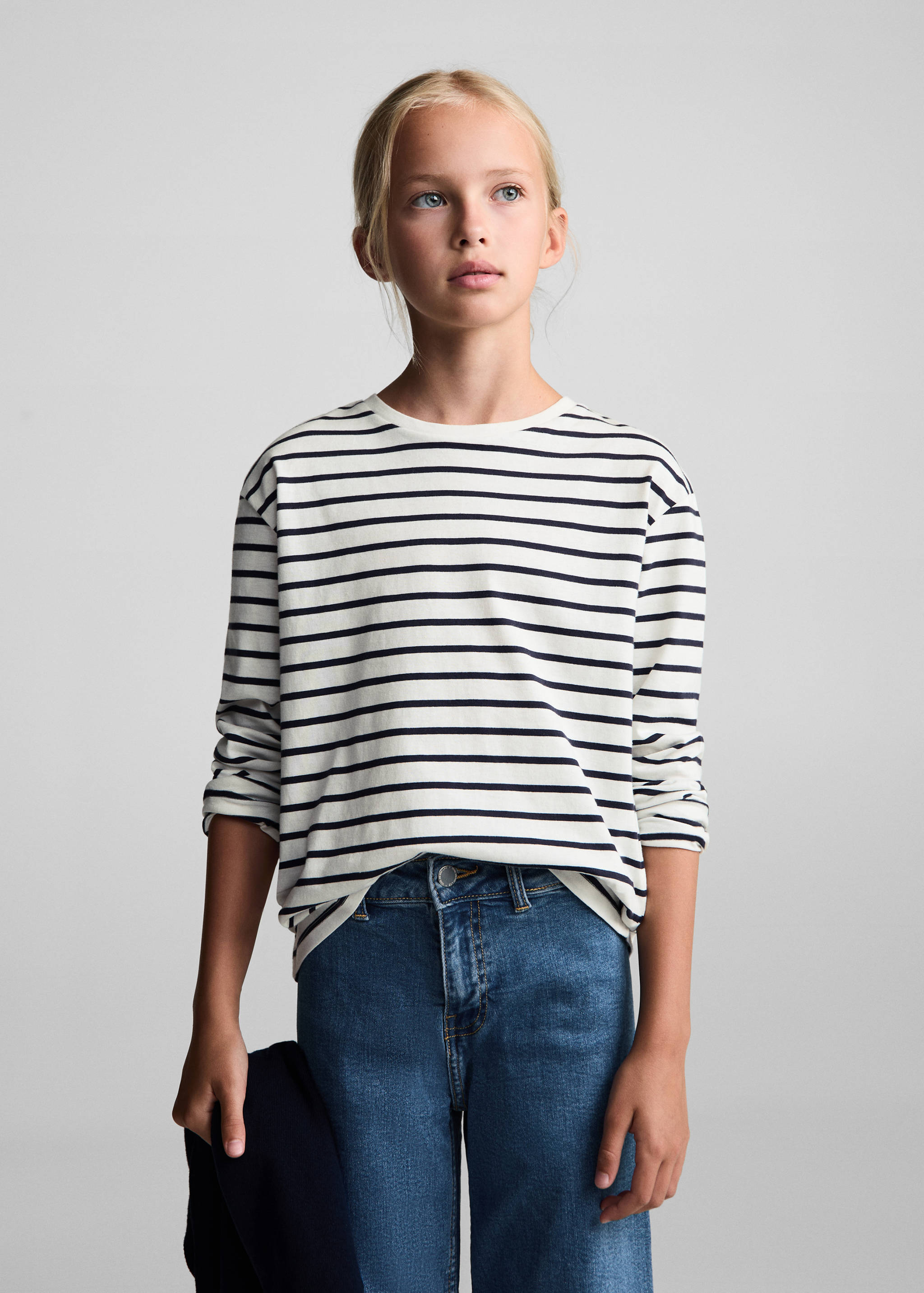 Culotte-Jeans mit ausgefranstem Saum - Mittlere Ansicht