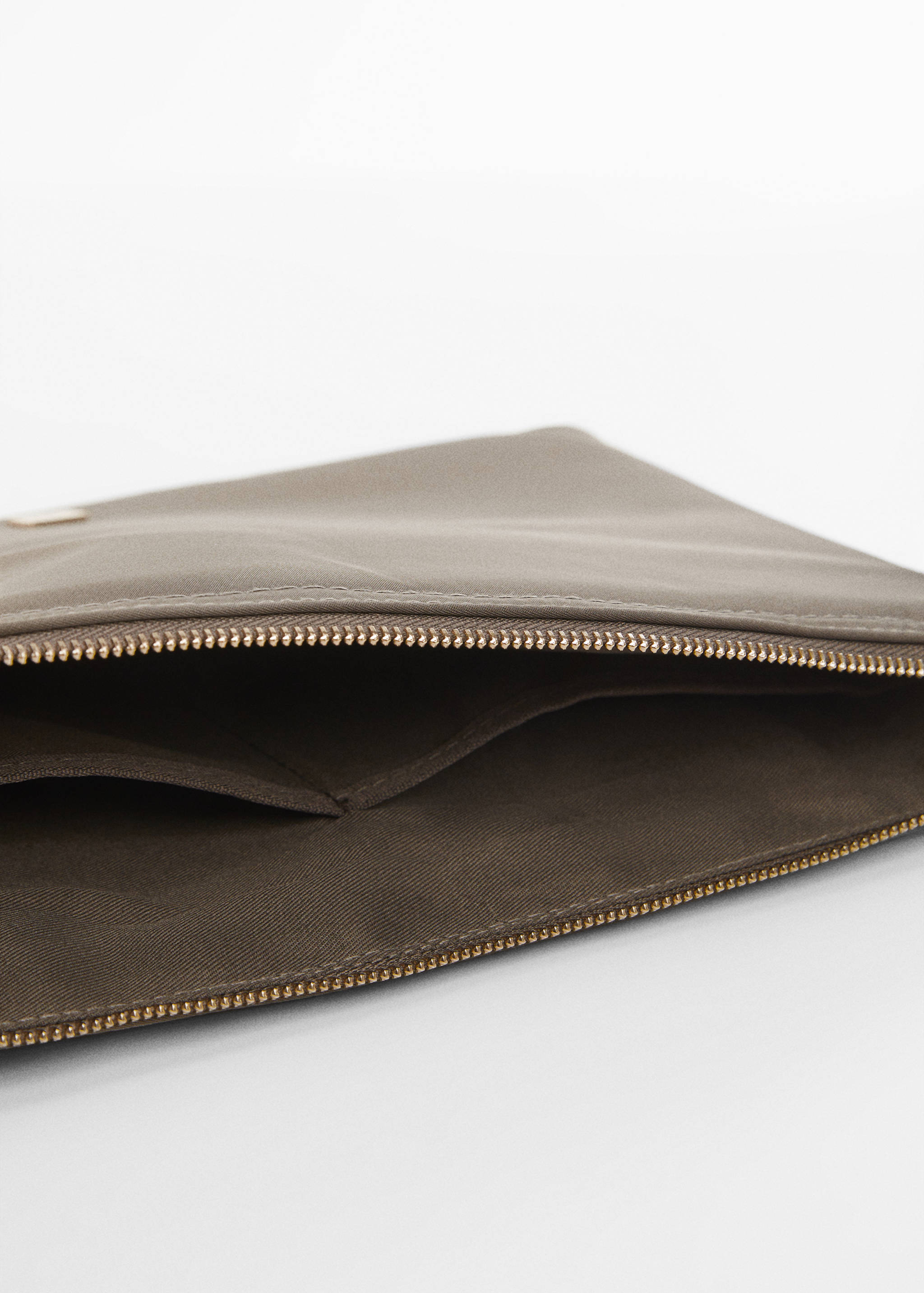 Logo laptop case - Details of the article 2