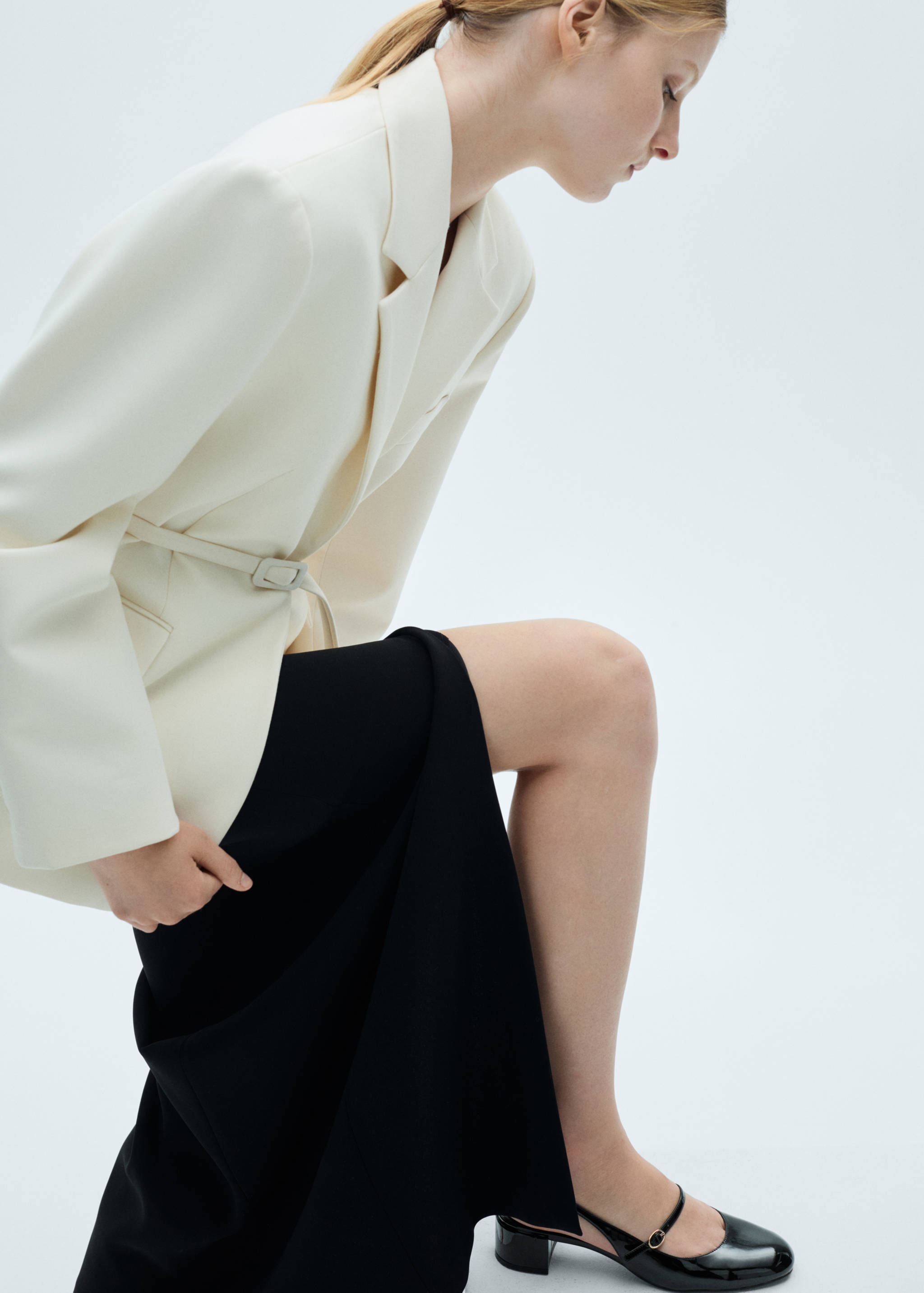 Magassarkú, csatos cipő - Általános sík