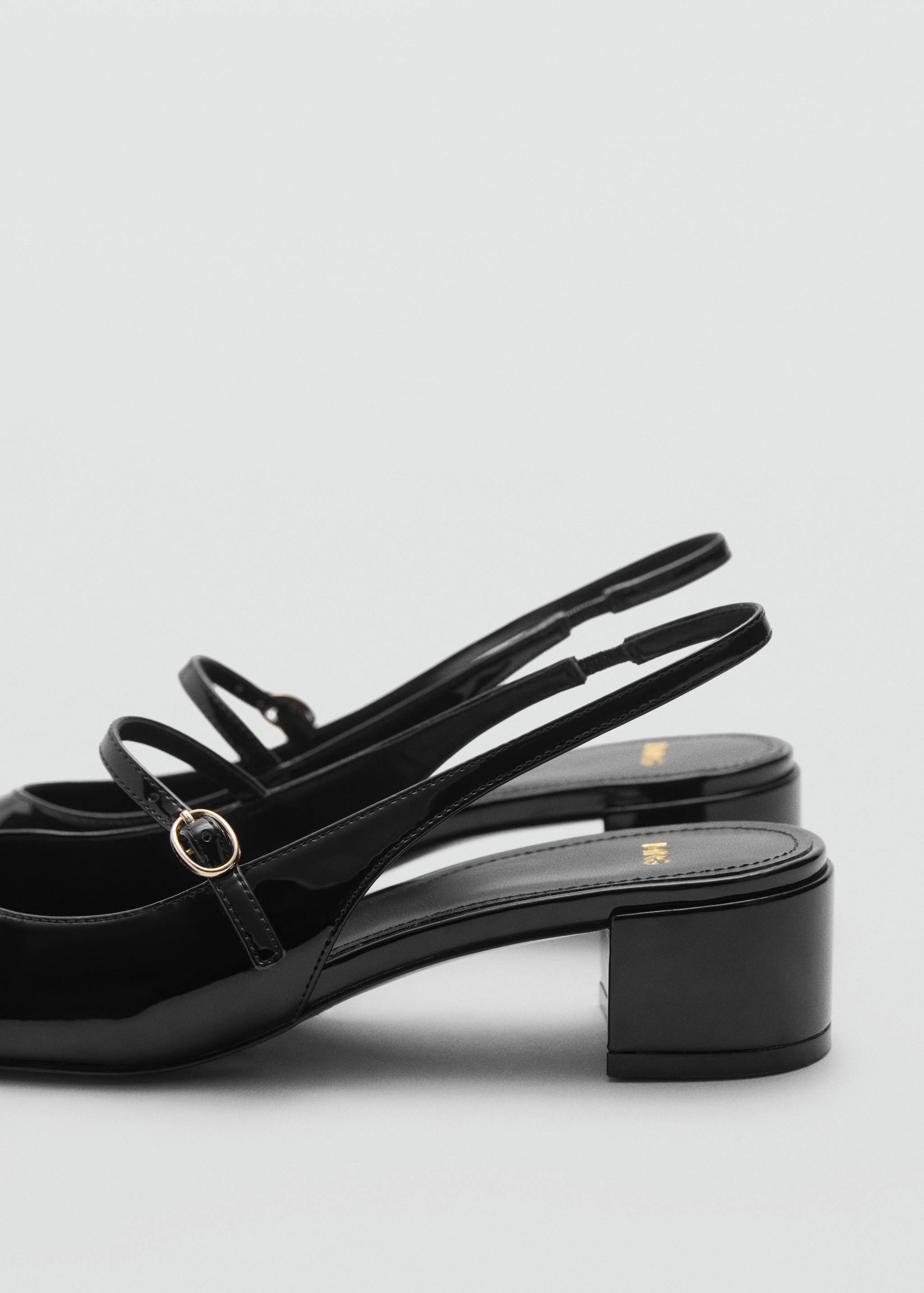 Magassarkú, csatos cipő - A termék adatai 1