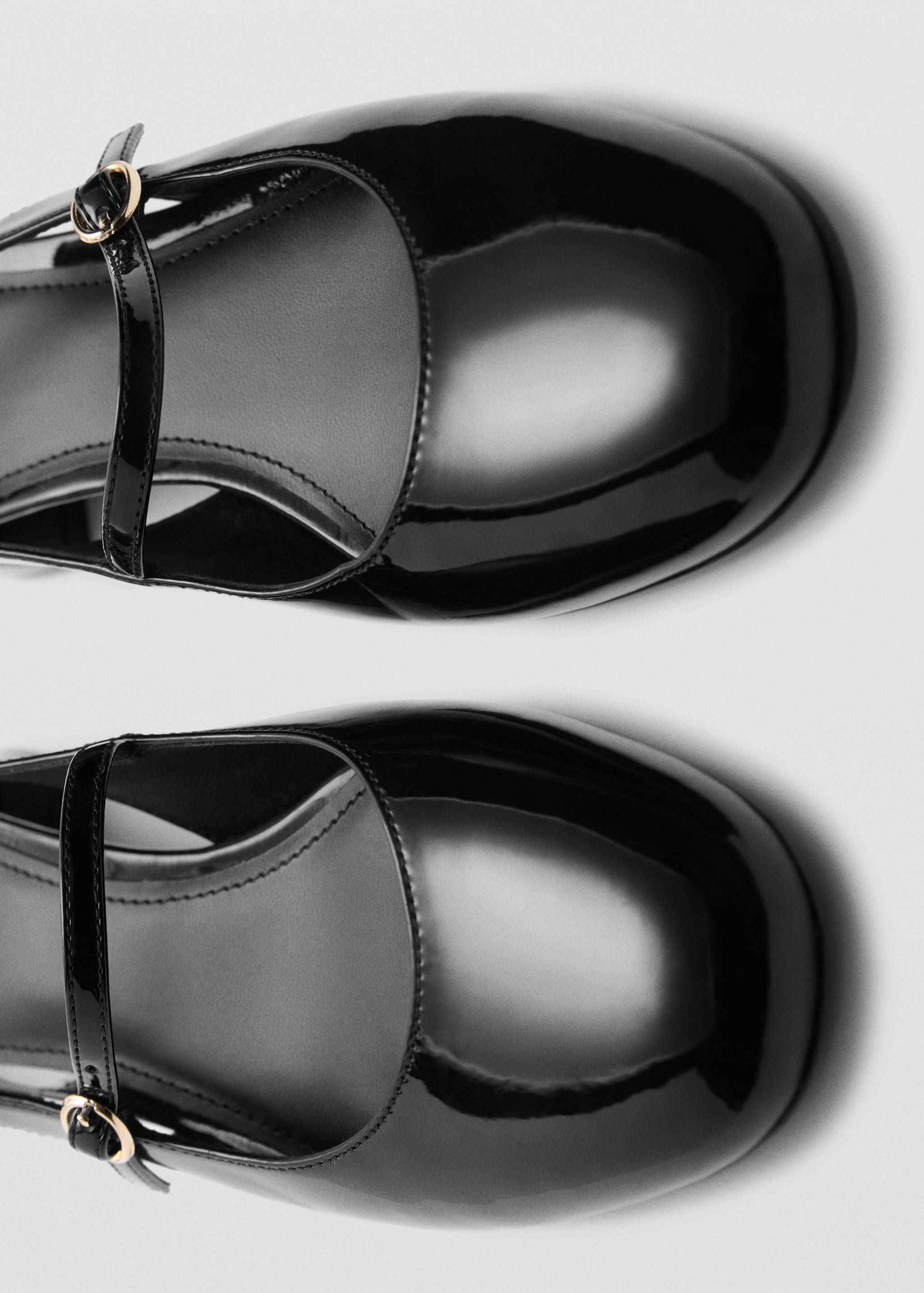 Magassarkú, csatos cipő - A termék adatai 2