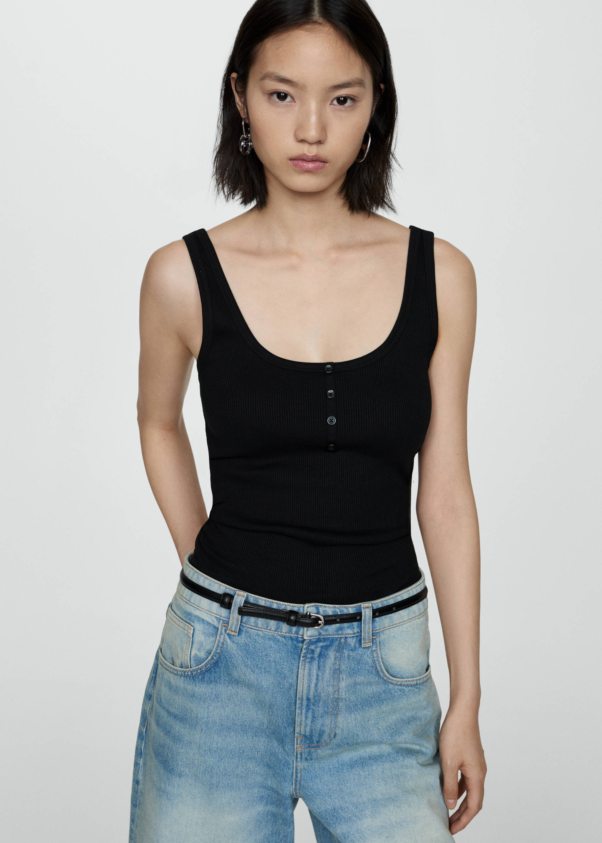 Top tirantes botones - Plano medio