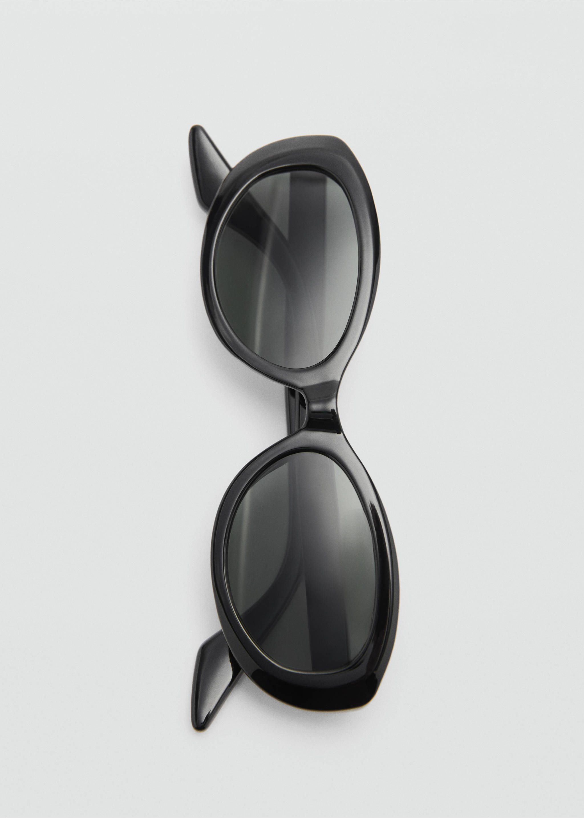 Resin frame sunglasses - Details of the article 2, Black. Ref: 77052930-00.