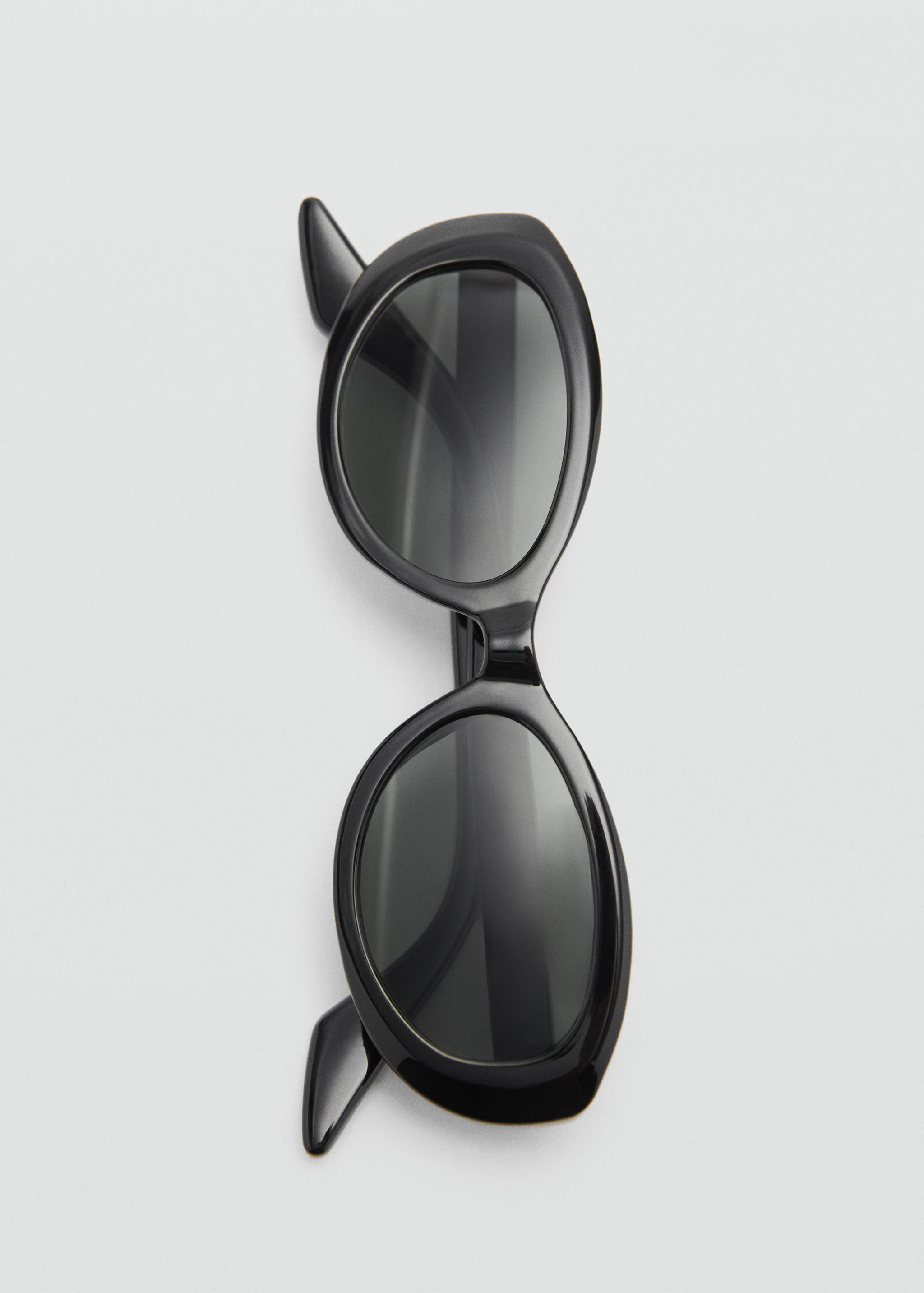 Resin frame sunglasses - Details of the article 2