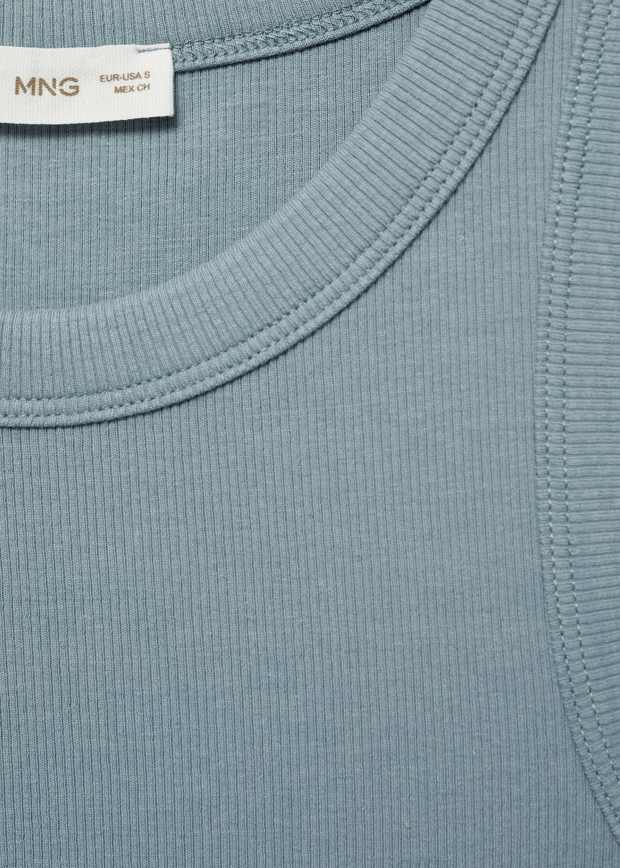 Eng anliegendes Midi-Kleid - Detail des Artikels 8