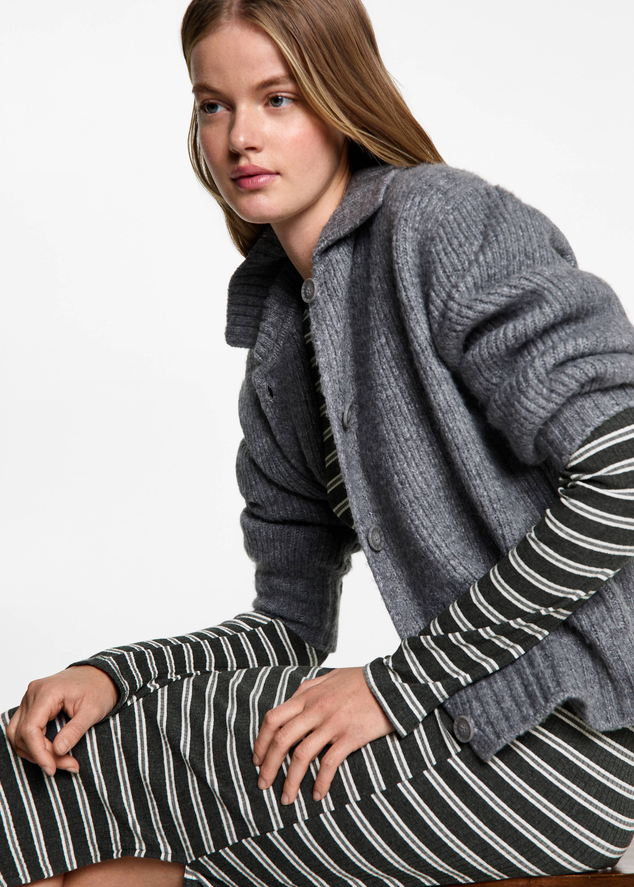 Pasiasta sukienka z wycięciem - Szczegóły artykułu 2