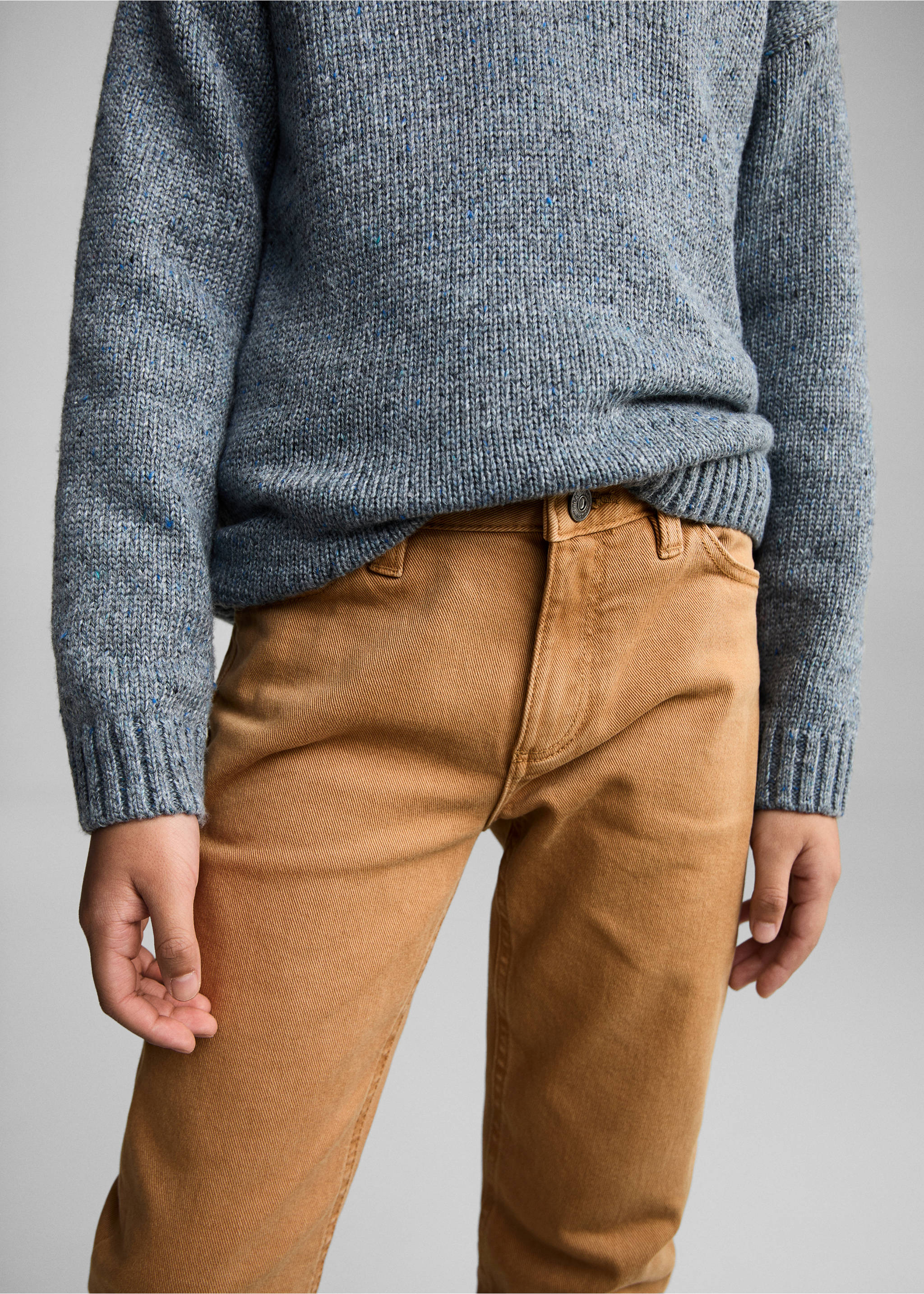 Straight-fit cotton trousers - Details of the article 6, Tobacco Brown. Ref: 77053262-00.