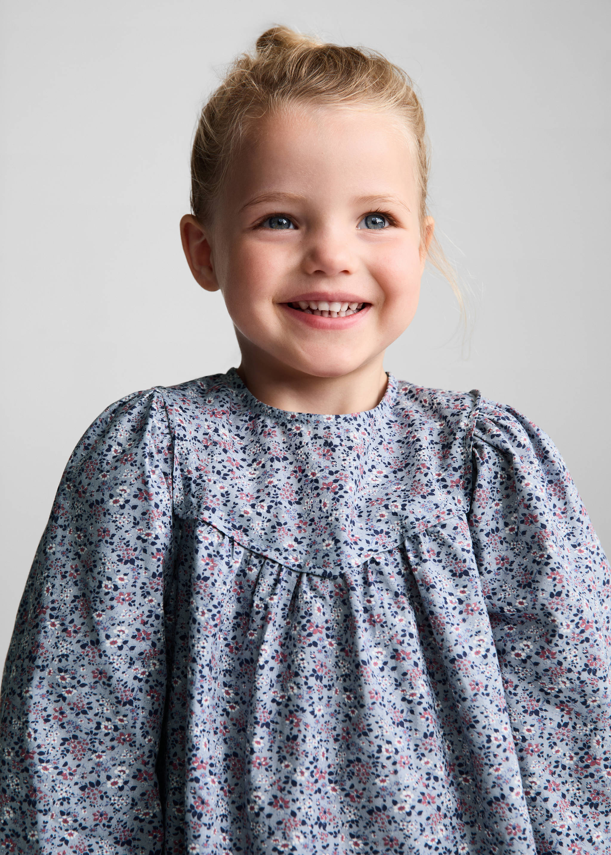 Sukienka z kwiatowym wzorem - Szczegóły artykułu 1