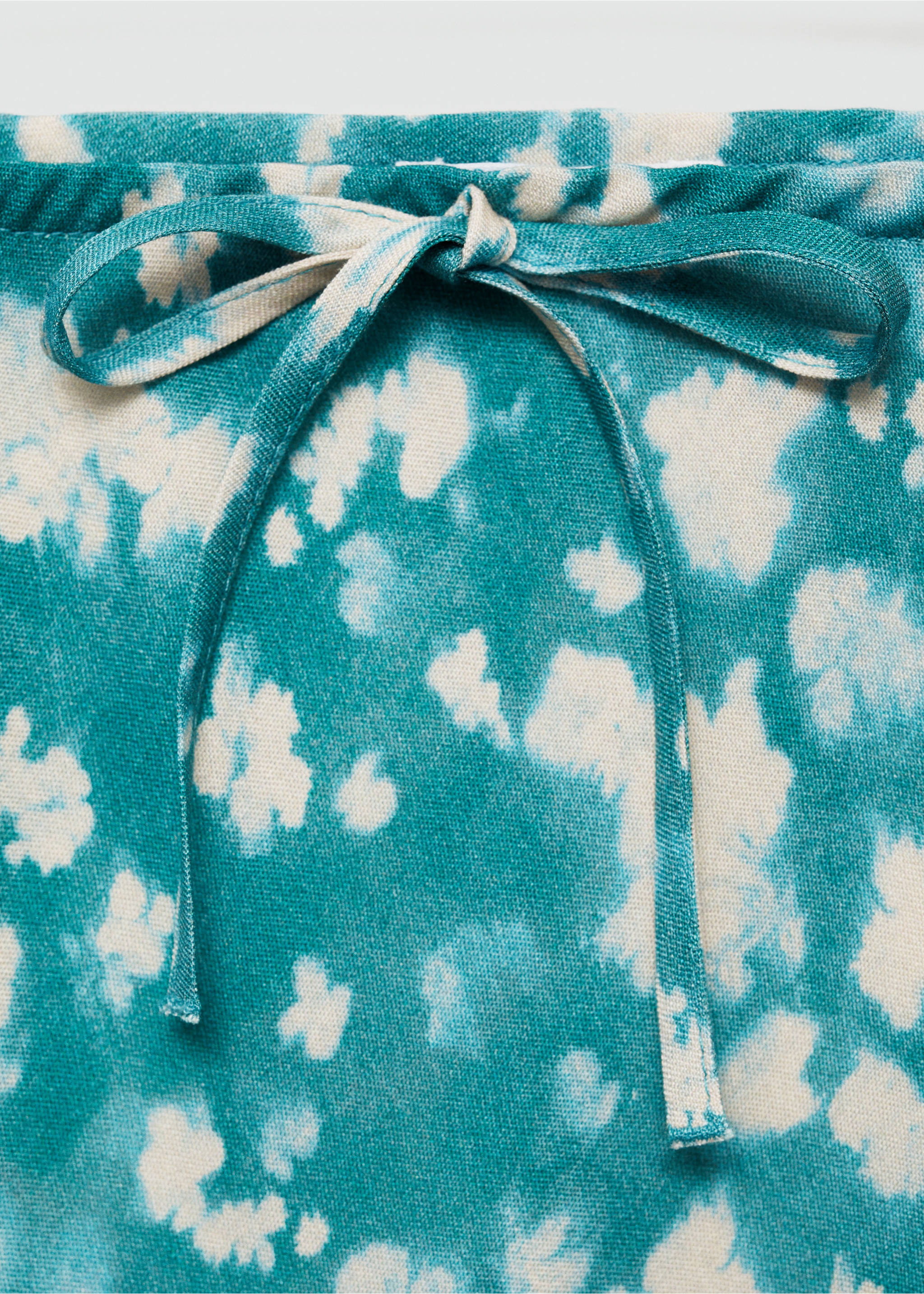 Long tie-dye skirt - Details of the article 8, Green. Ref: 77053294-00.