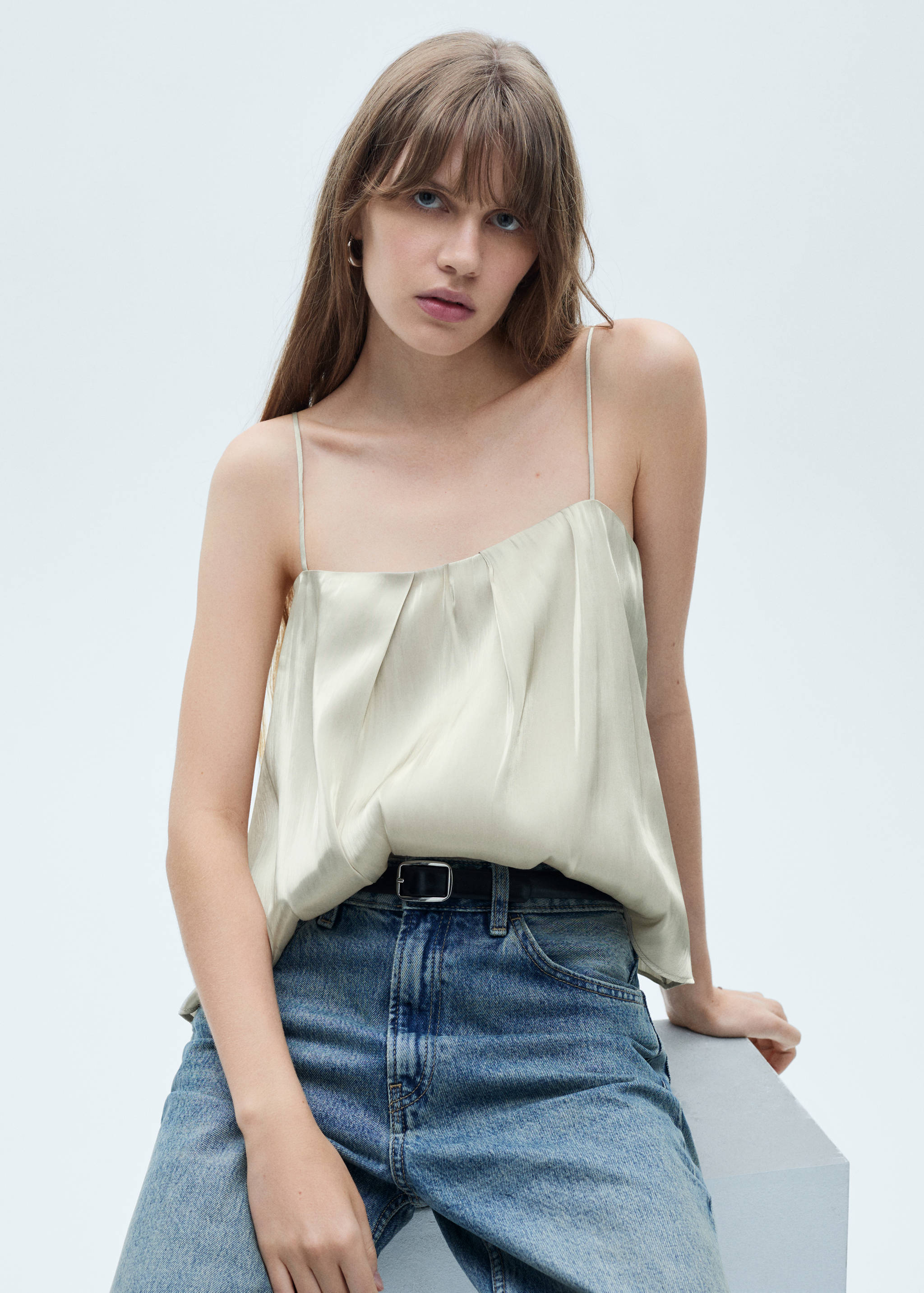 Top de alças acetinado - Plano médio