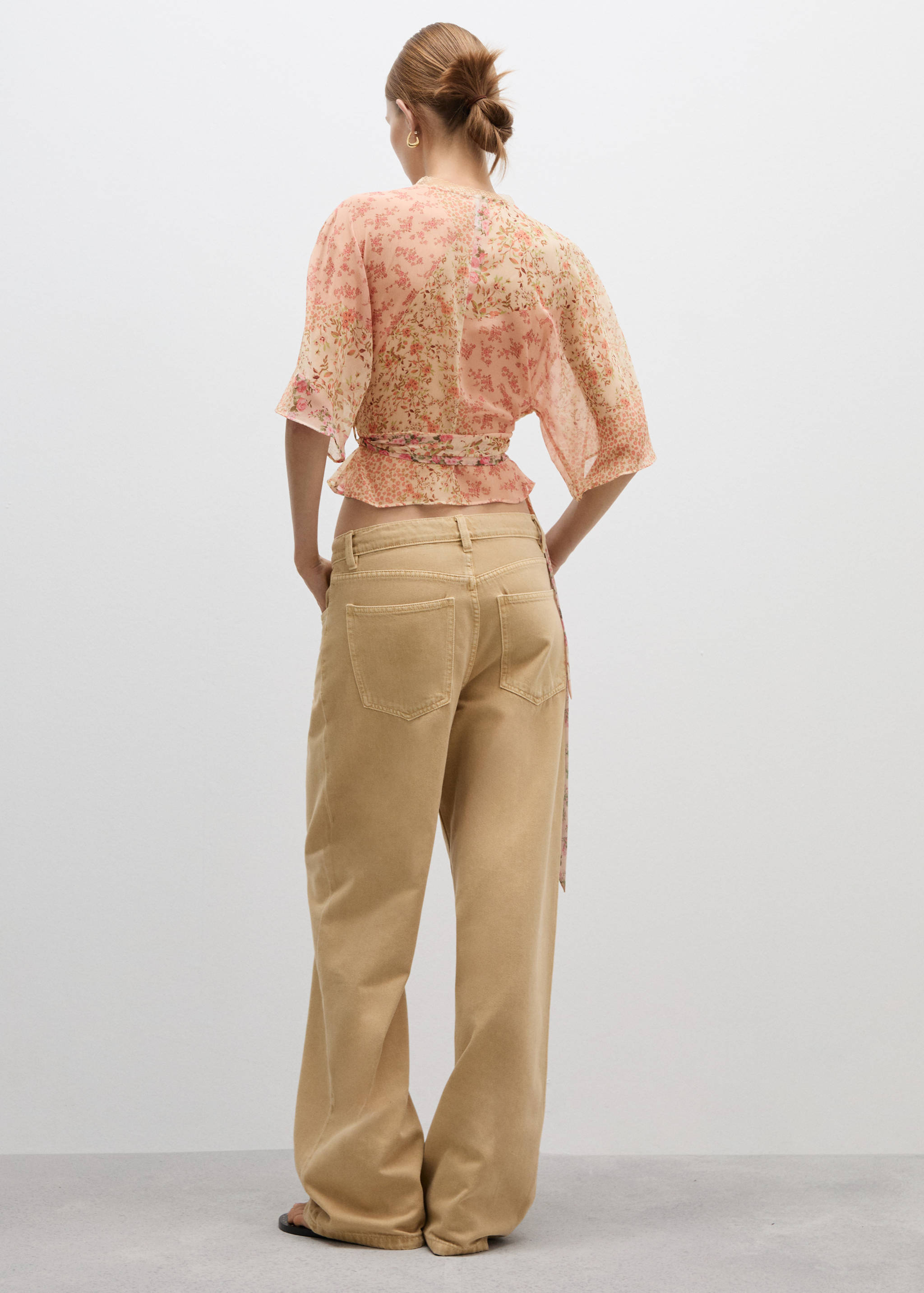 Floral print crossover blouse - Reverse of the article