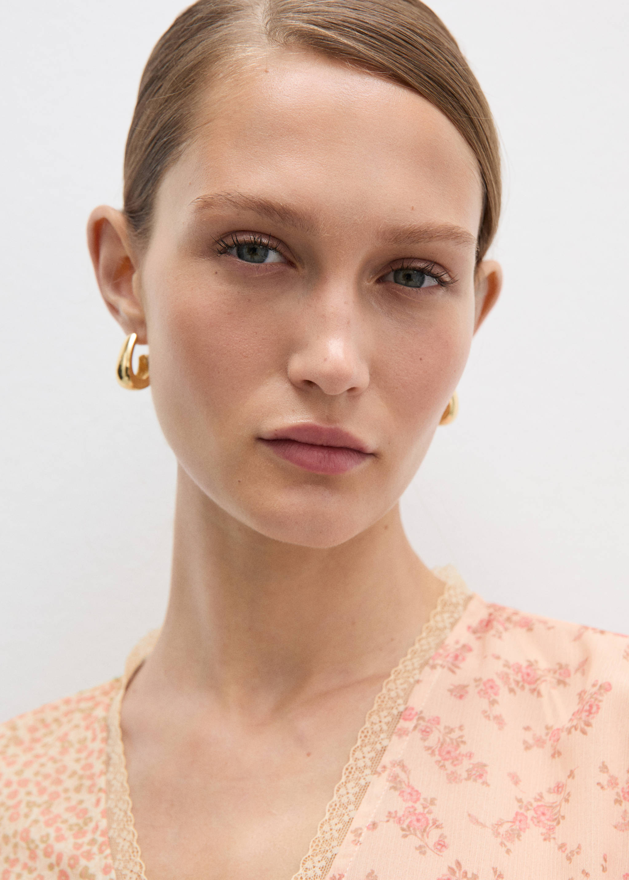 Floral print crossover blouse - Details of the article 1