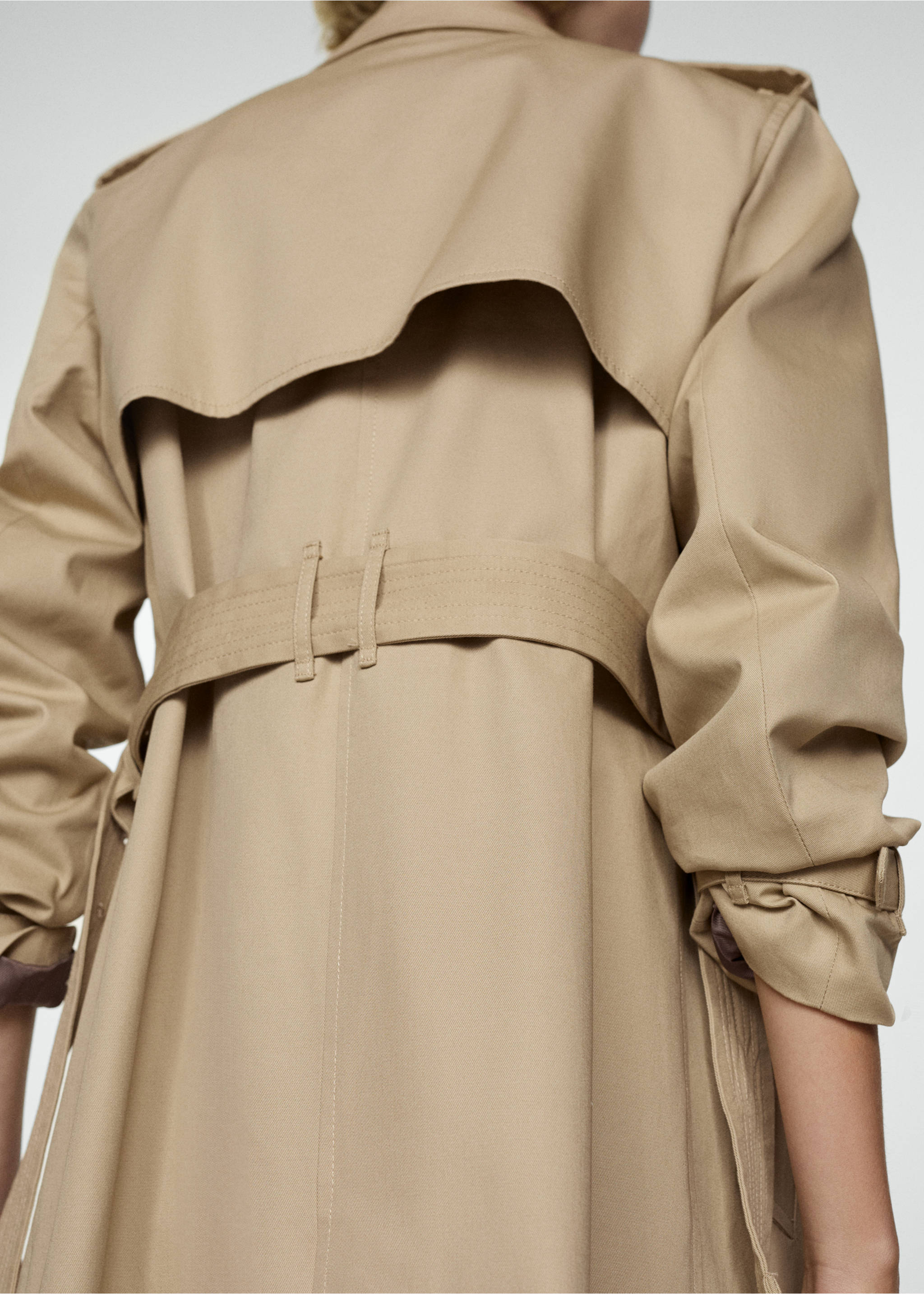 Klassieke trenchcoat met ceintuur - Detail van het artikel 2, Open beige. Ref: 77054028-00.