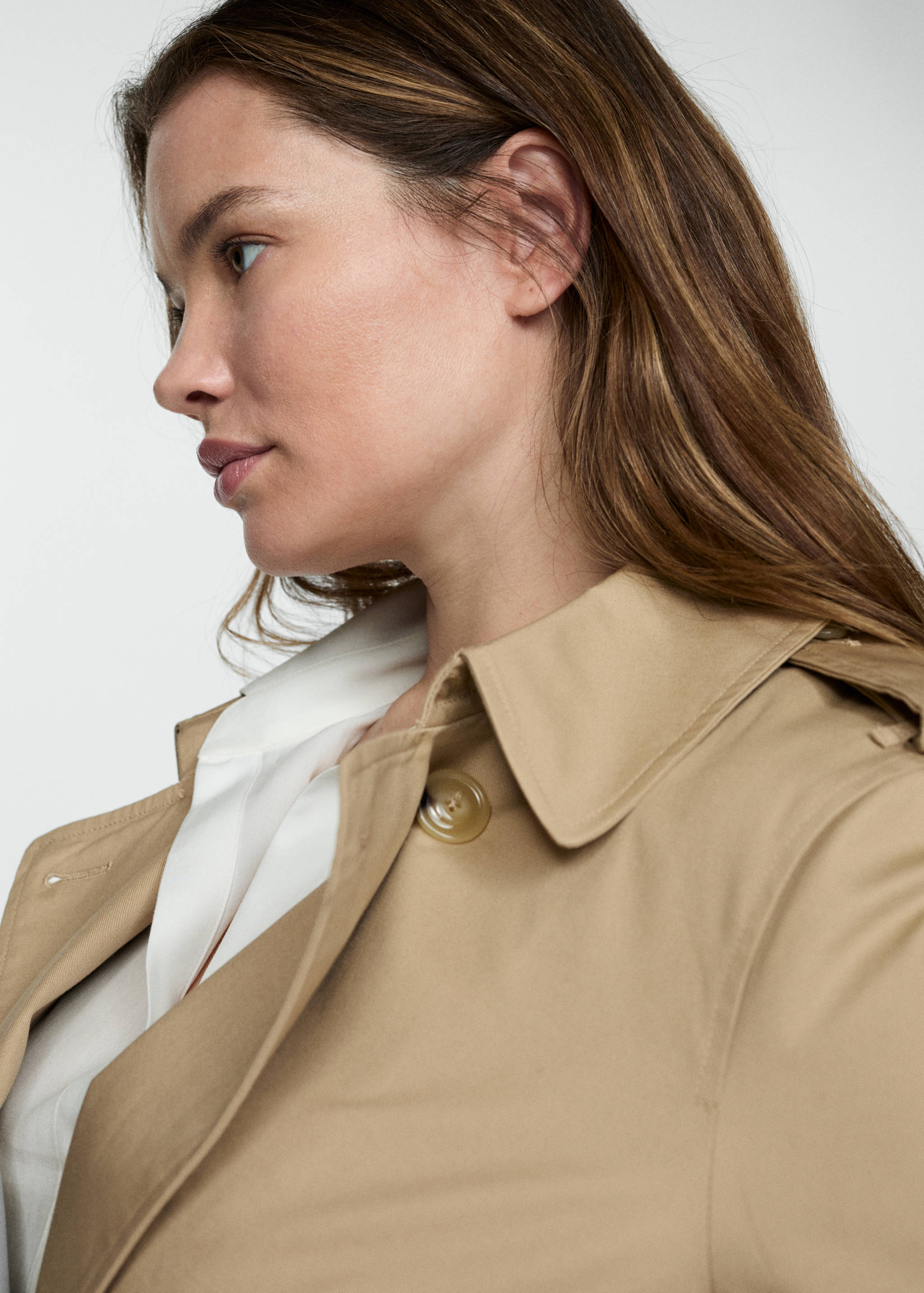 Klassischer Trenchcoat mit Gürtel - Detail des Artikels 4