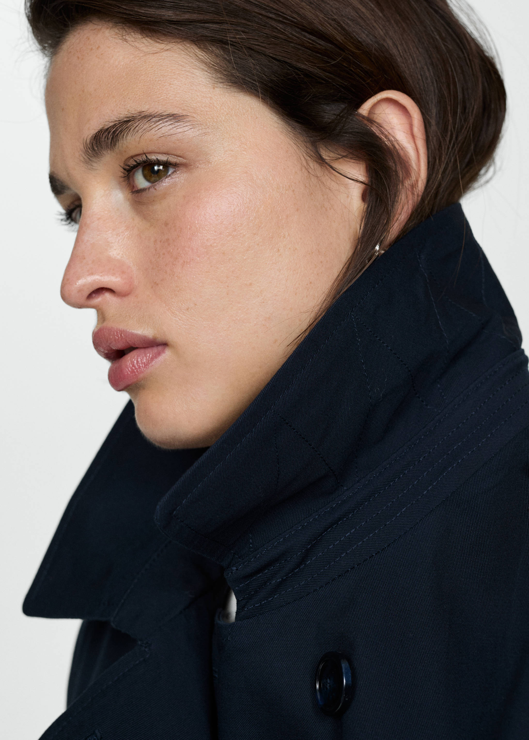 Klassischer Trenchcoat mit Gürtel - Detail des Artikels 4