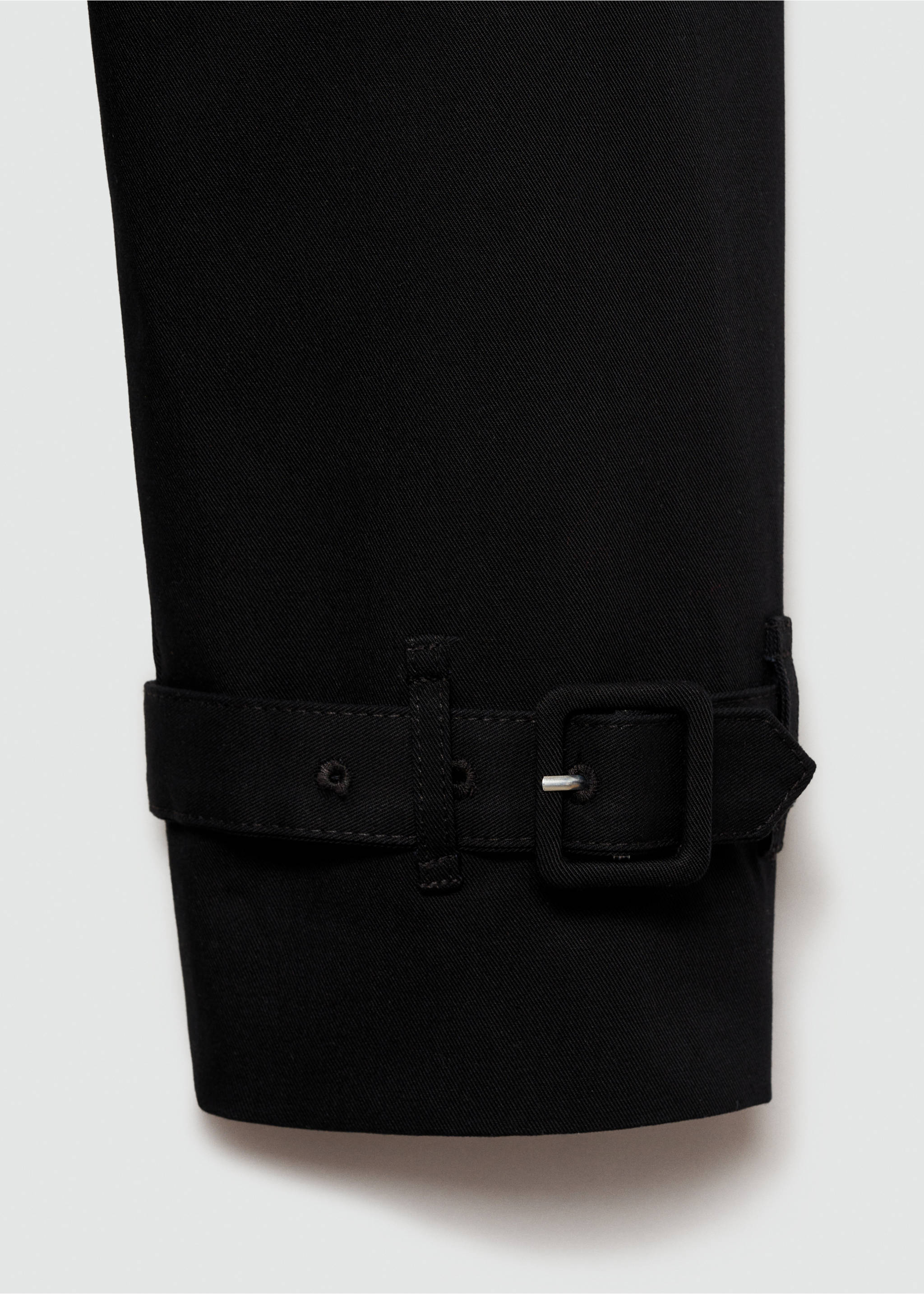 Klassischer Trenchcoat mit Gürtel - Detail des Artikels 0, Schwarz. Ref: 77054028-00.
