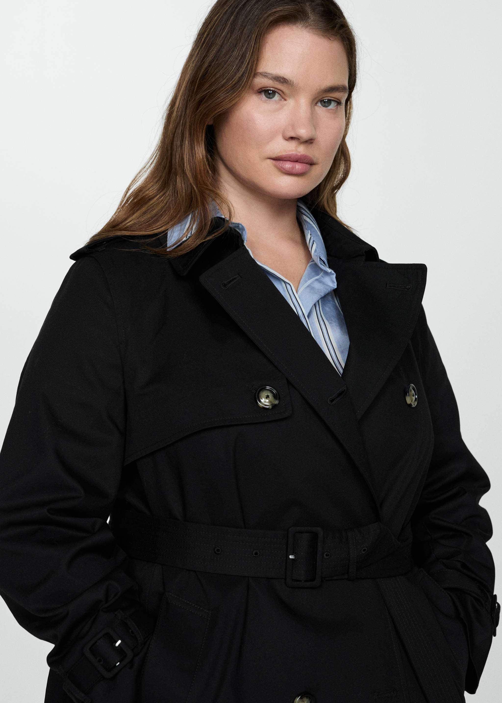 Klassischer Trenchcoat mit Gürtel - Detail des Artikels 5