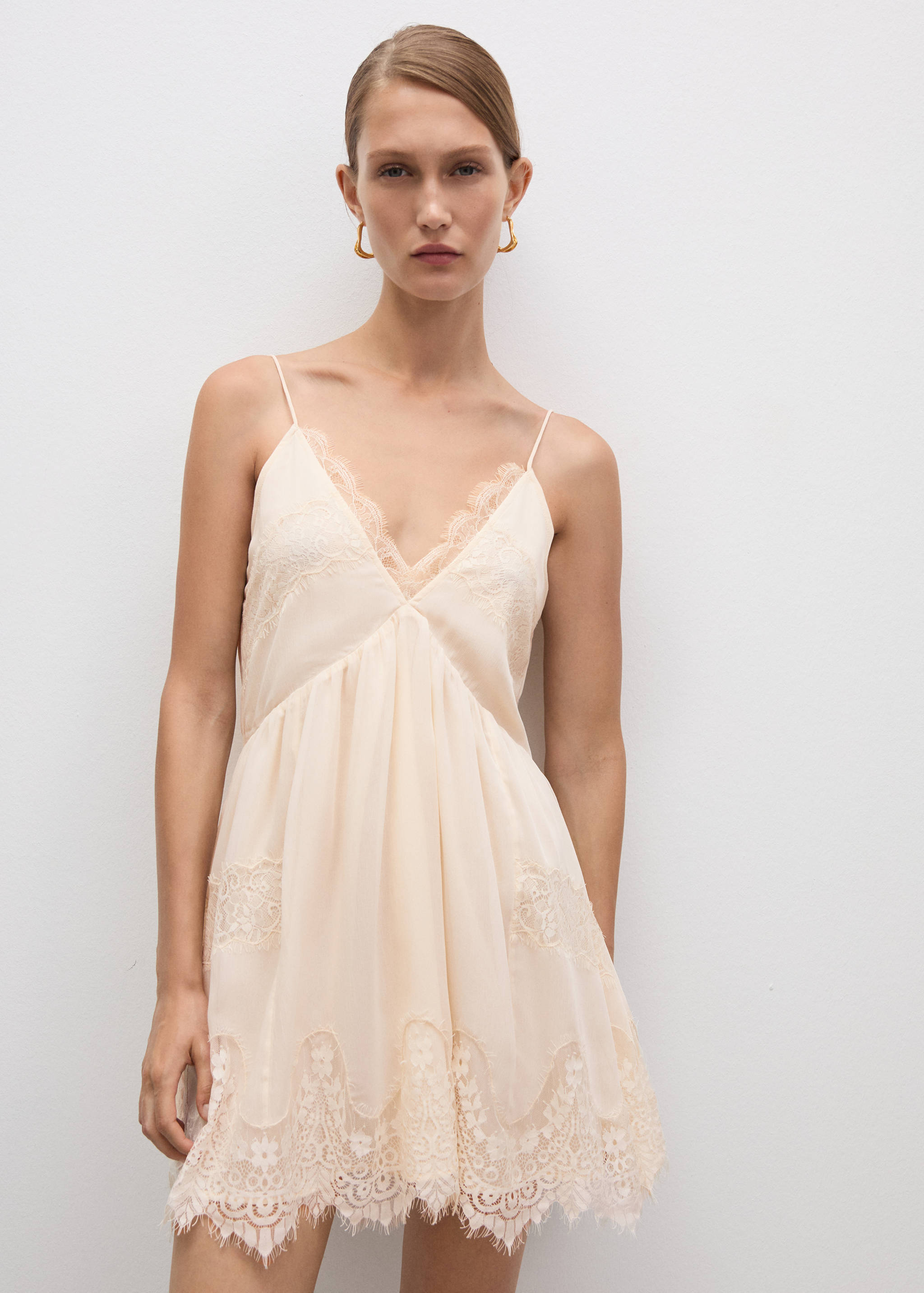 Lace short dress - Medium plane