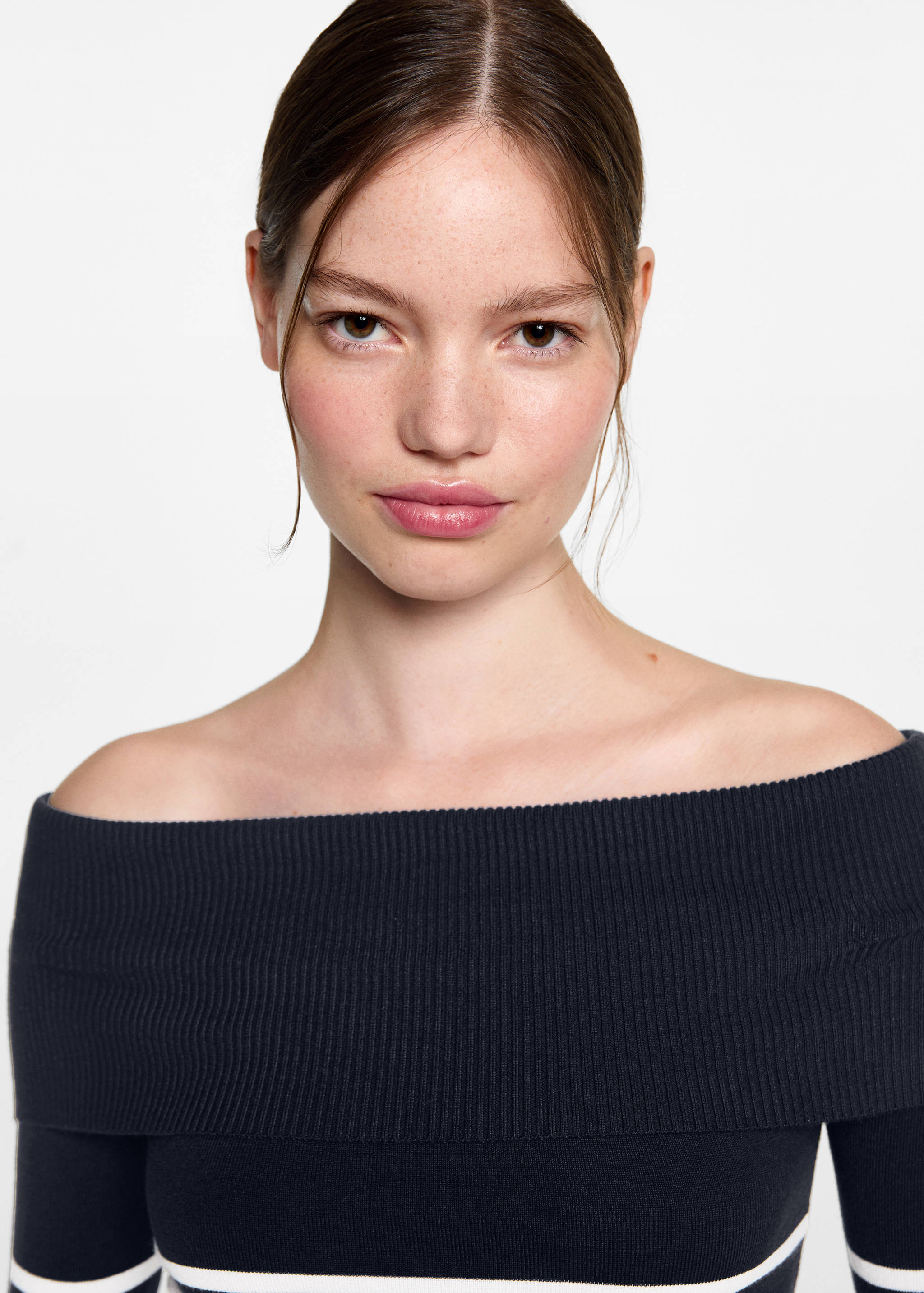 Randig tröja bara axlar - Detaljer om artikeln 1