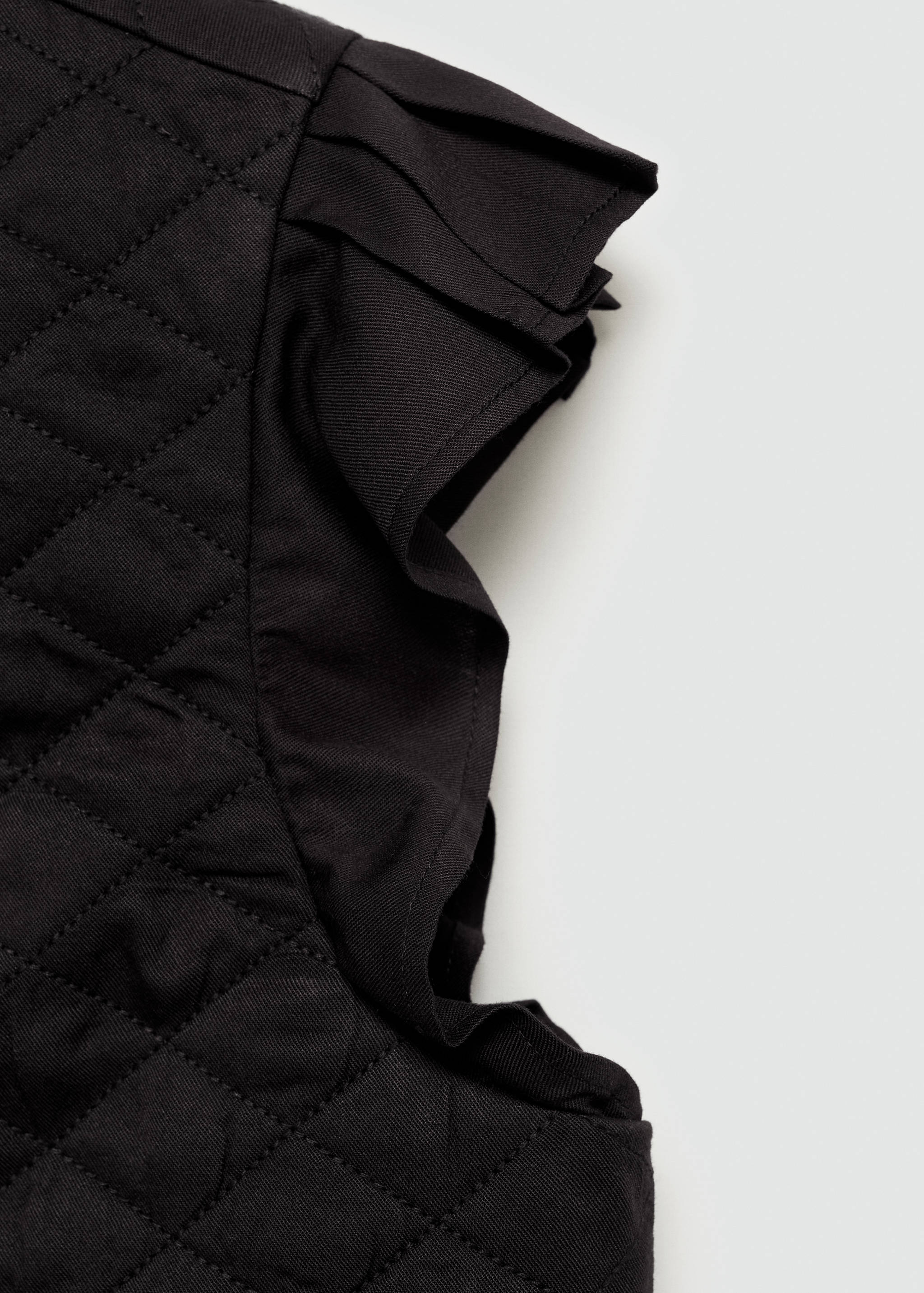 Quilted gilet with pleat - Details of the article 8