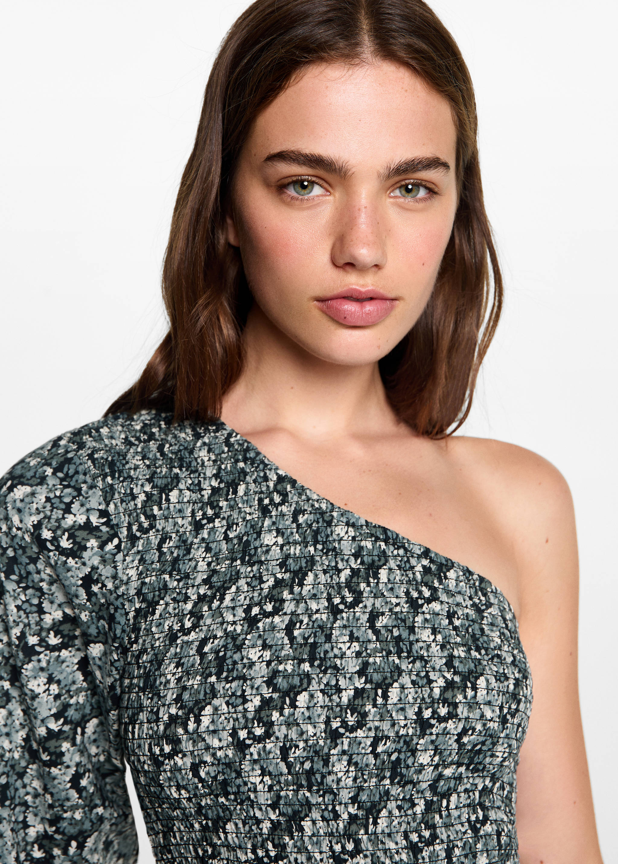 Asymmetrical printed blouse - Details of the article 1