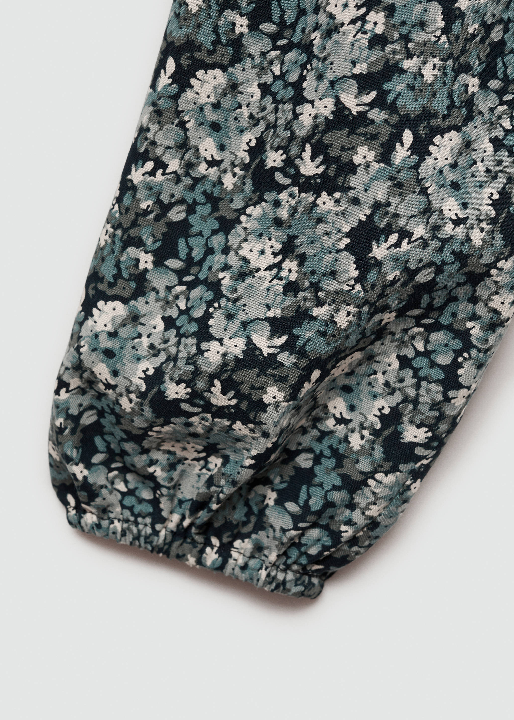 Asymmetrical printed blouse - Details of the article 0