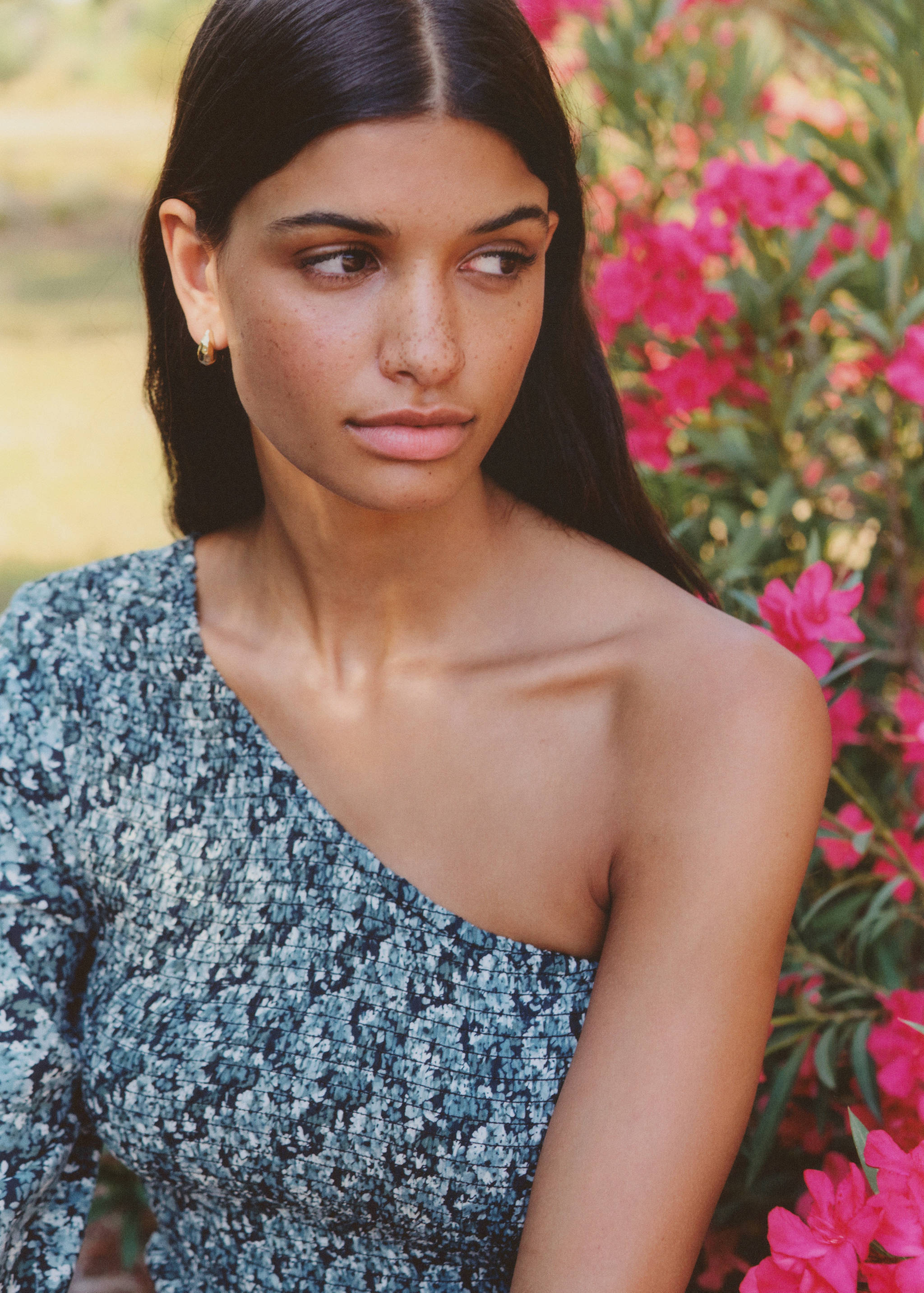 Asymmetrical printed blouse - Details of the article 5