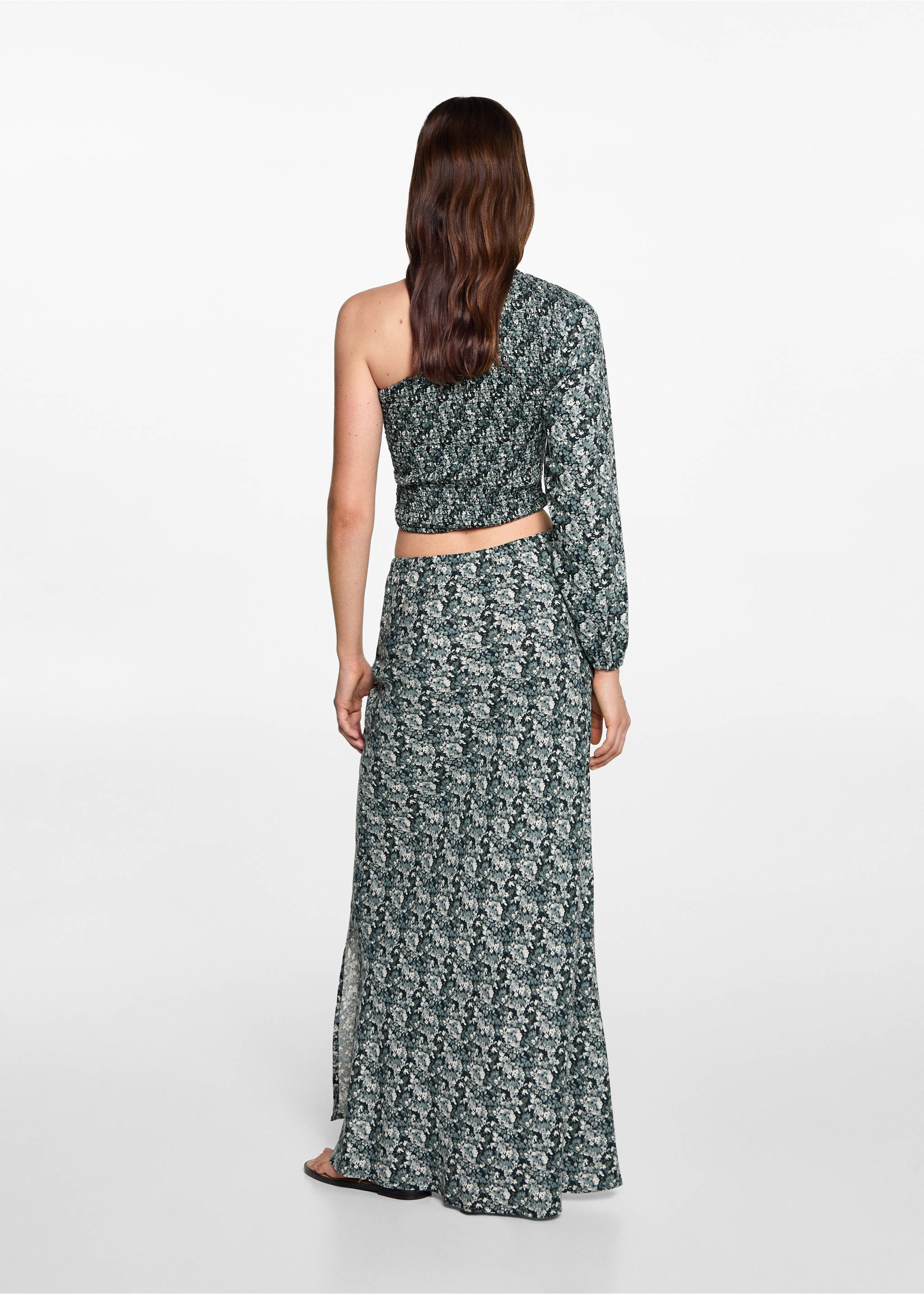 Langer Rock mit Blumenprint - Rückseite des Artikels, Schwarz. Ref: 77054053-00.