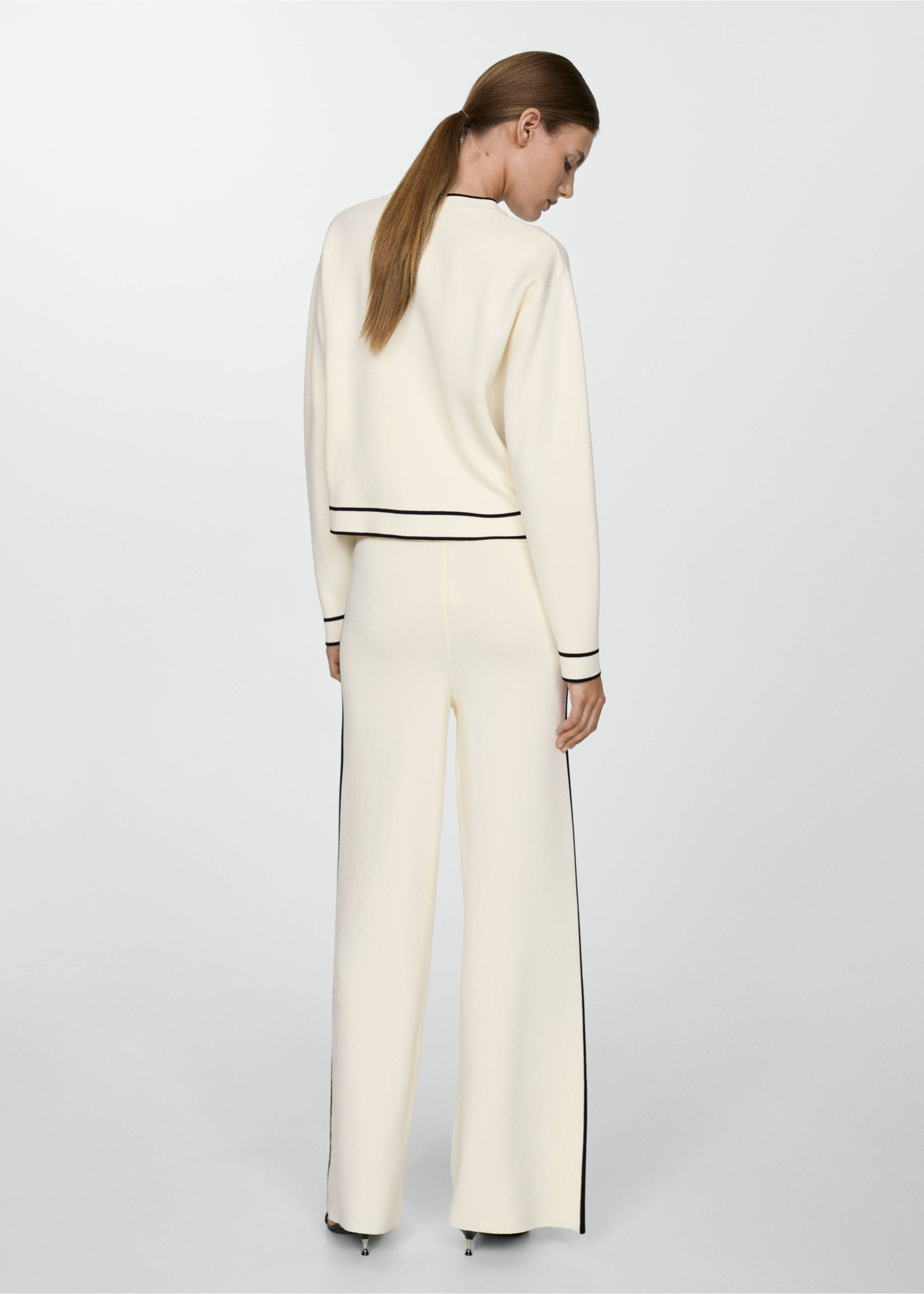 Pantalon maille bandes latérales contrastées - Verso de l’article, Écru. Ref: 77054057-00.