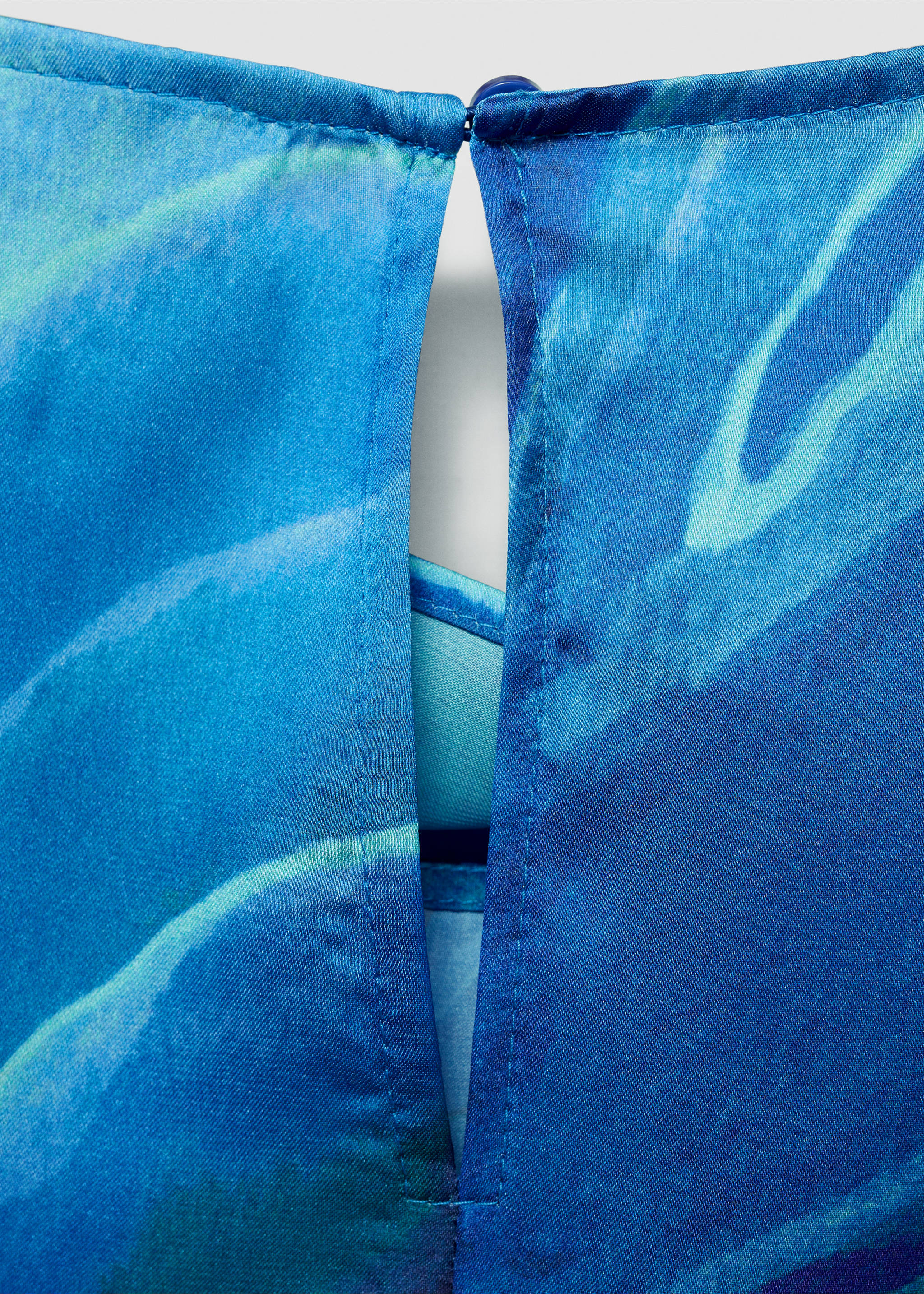 Blouse imprimée satinée col bénitier - Détail de l'article 0, Bleu. Ref: 77054063-00.