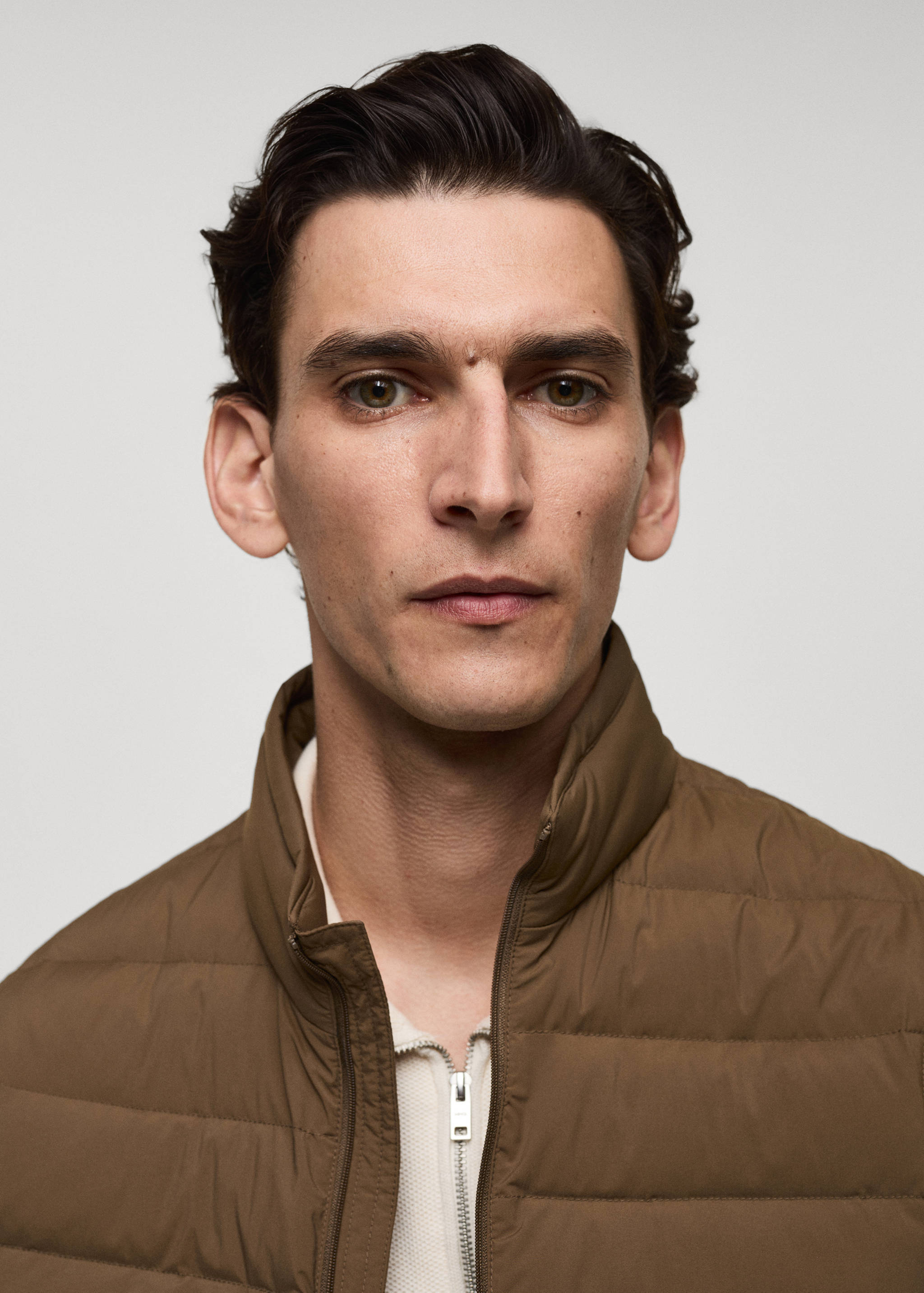 Täckväst fjäderstoppning - Detaljer om artikeln 1