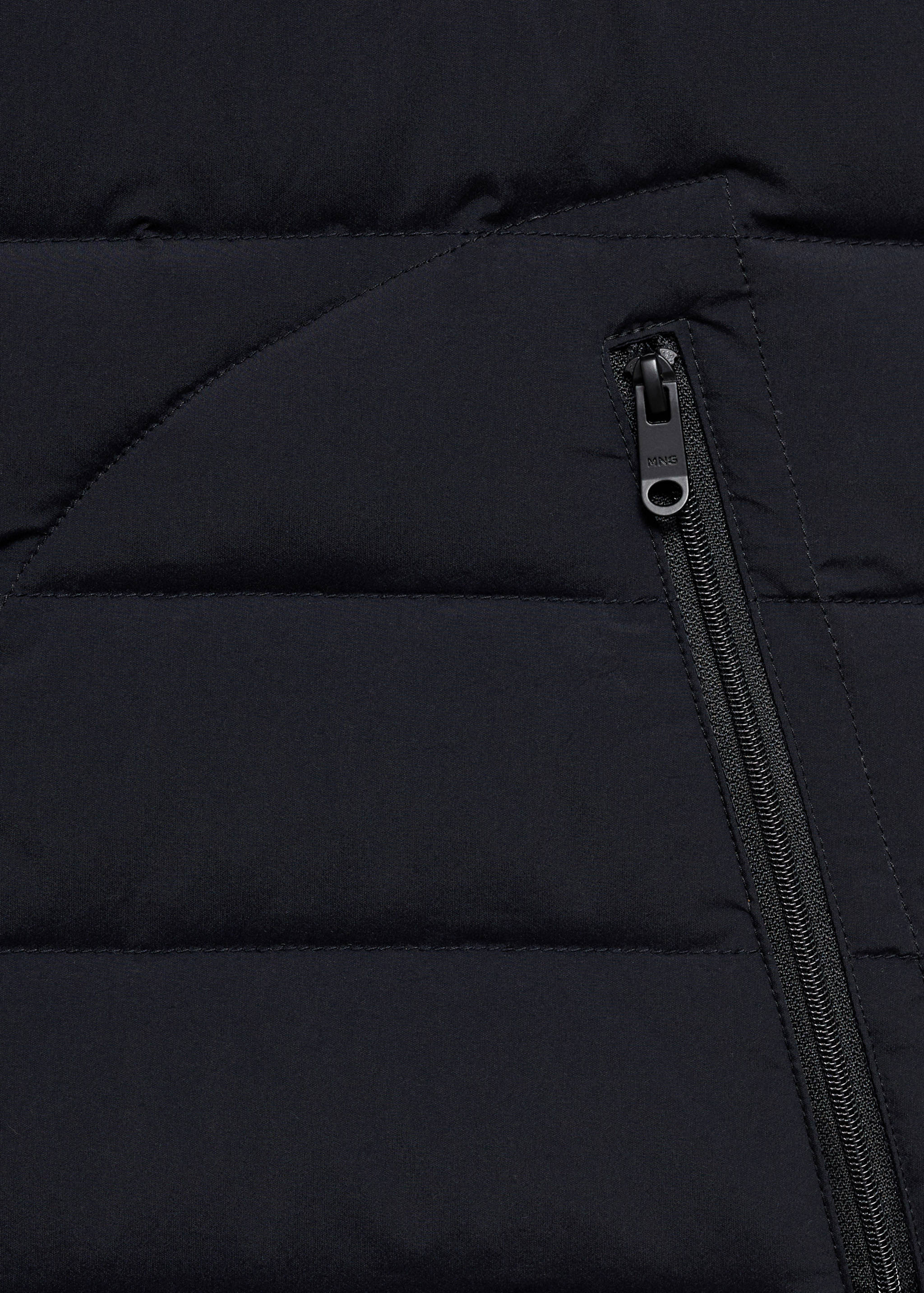 Täckväst fjäderstoppning - Detaljer om artikeln 8