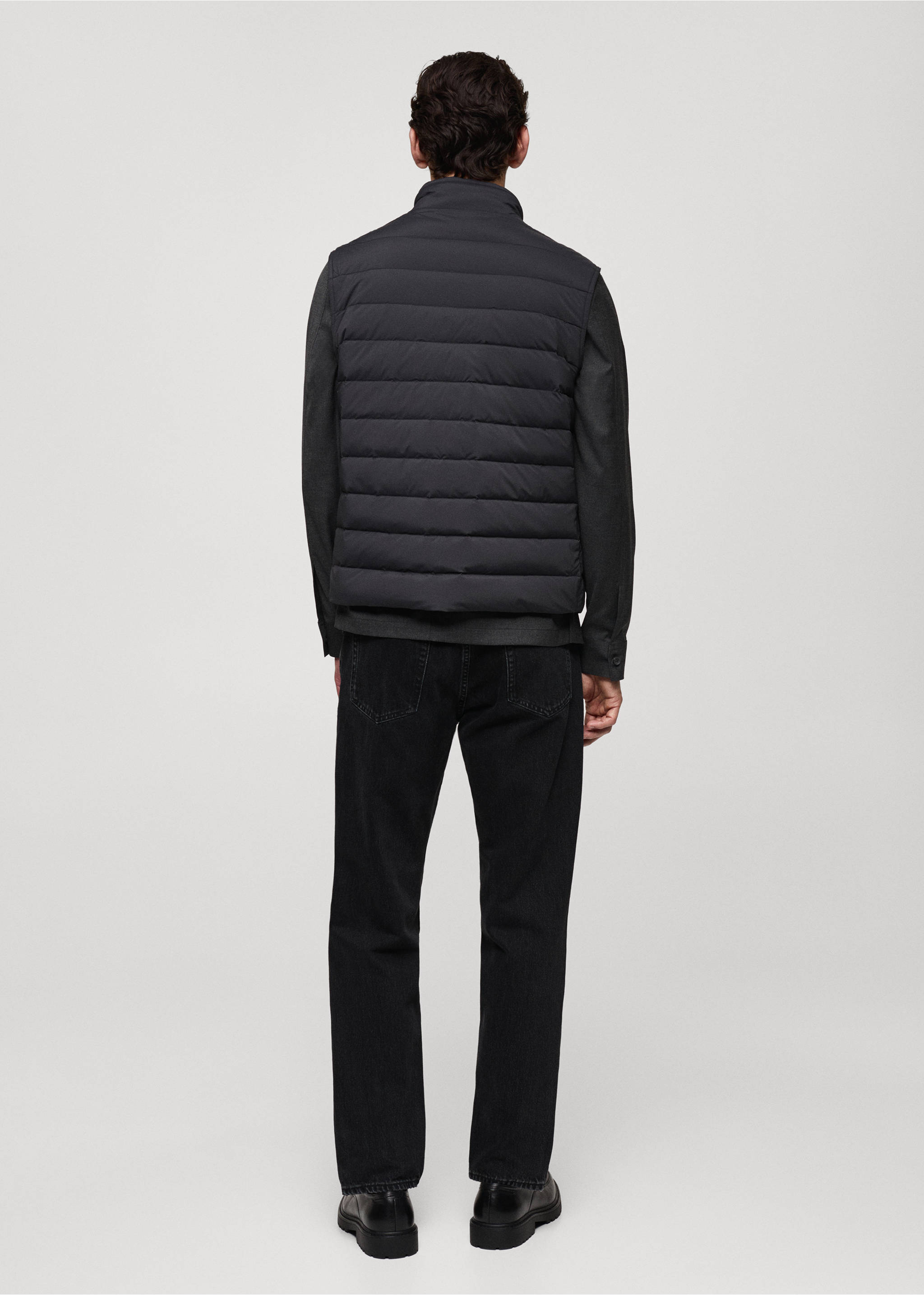 Quilted gilet with feather filling - Reverse of the article, Charcoal. Ref: 77054432-00.