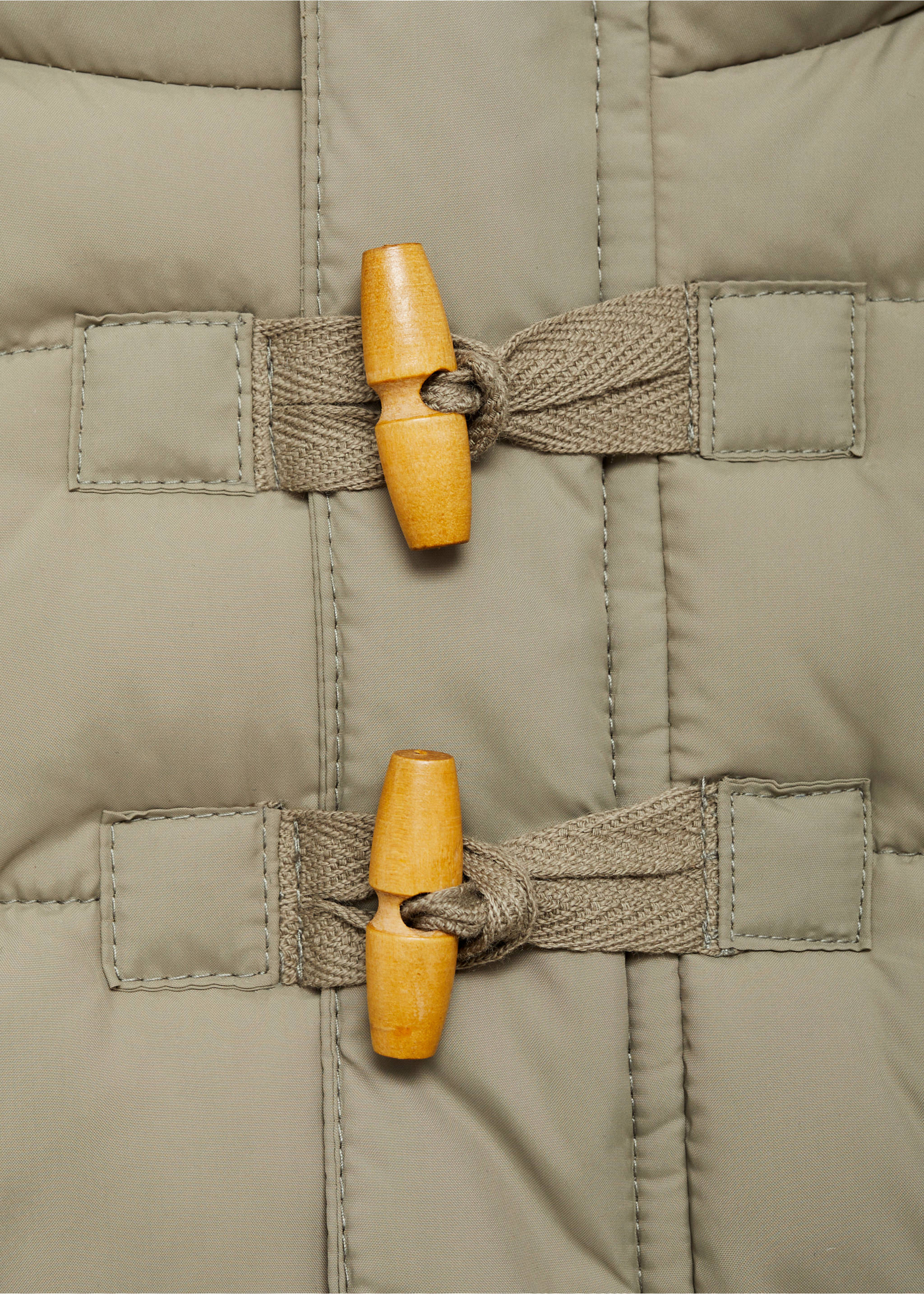 Padded anorak with shearling lining - Details of the article 8, Green. Ref: 77054436-00.