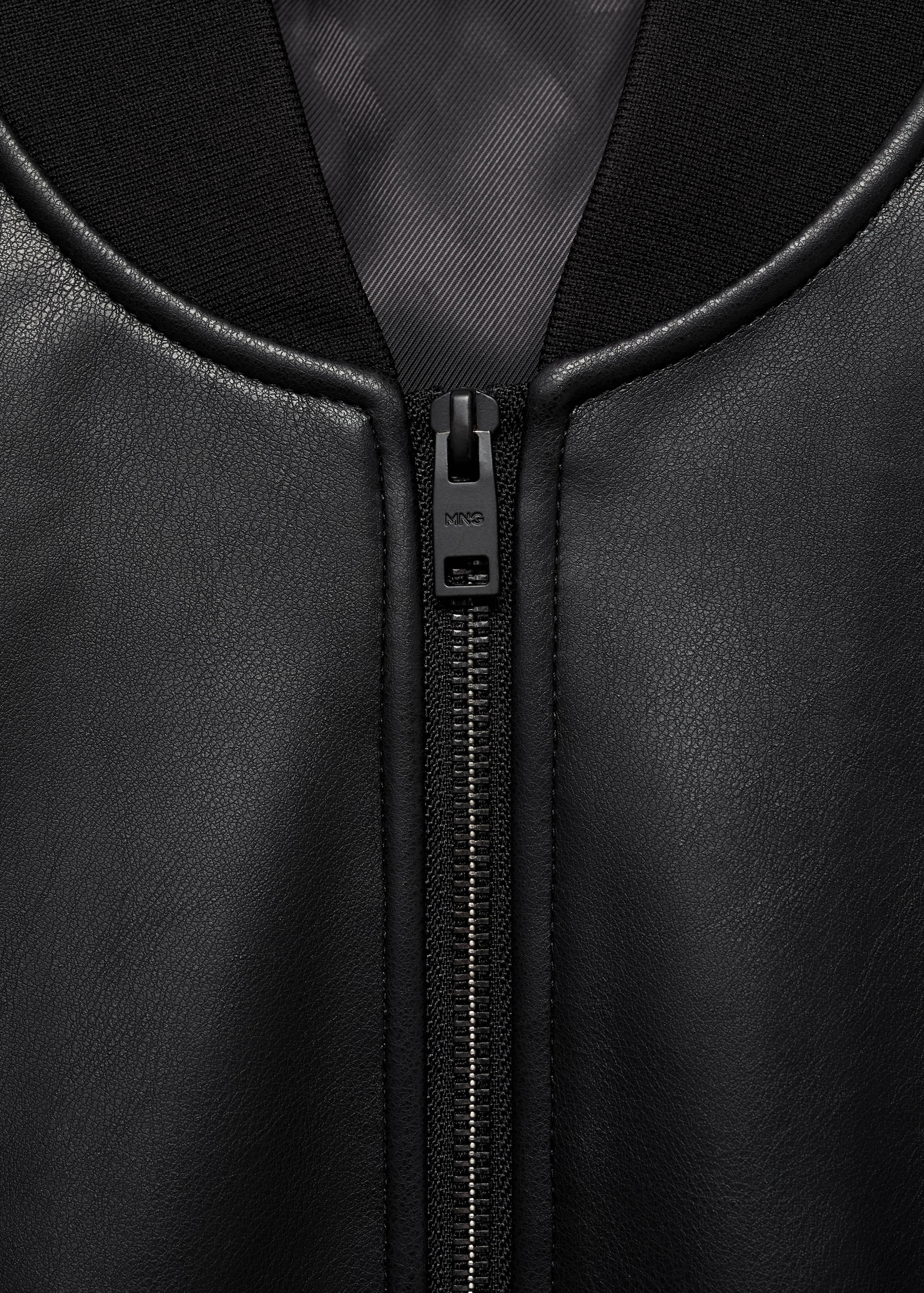 Cazadora bomber efecto piel - Detalle del artículo 8