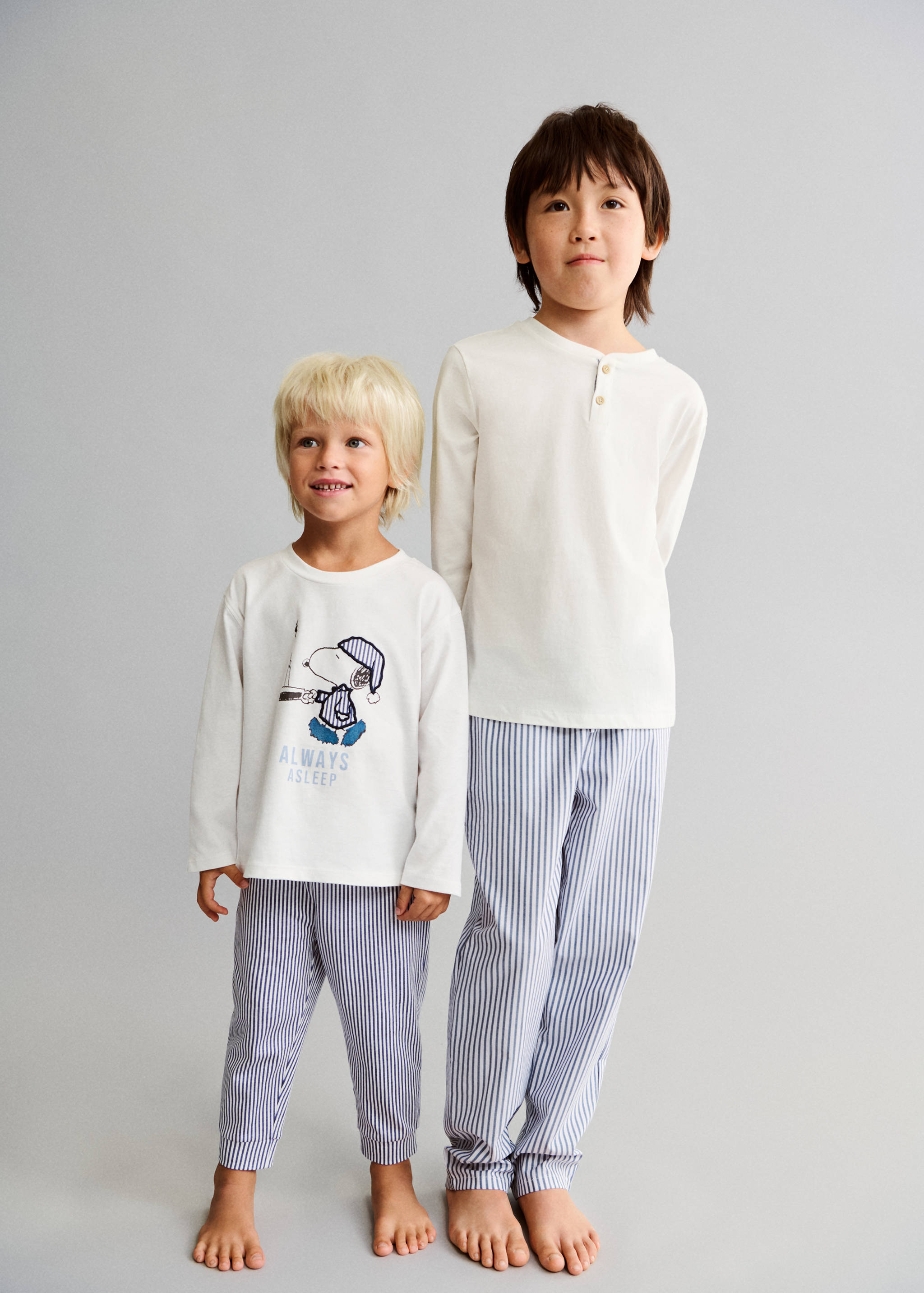 Langer Pyjama mit Streifen - Detail des Artikels 5