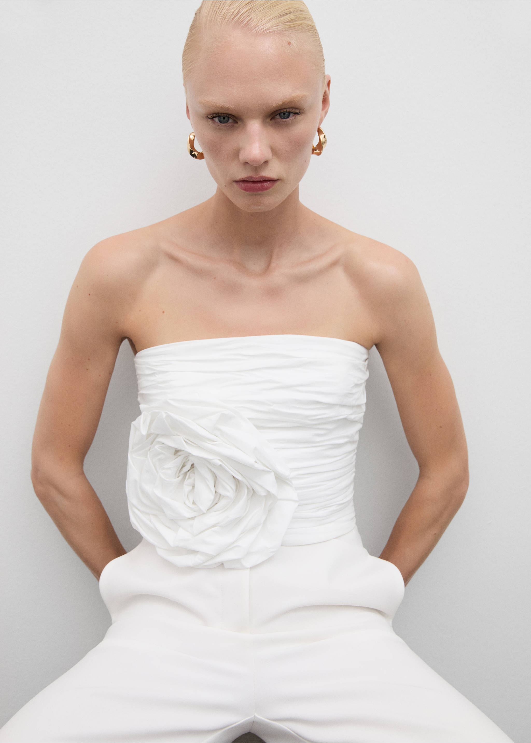 Maxi-flower ruched top - Details of the article 2, Off White. Ref: 77054454-00.