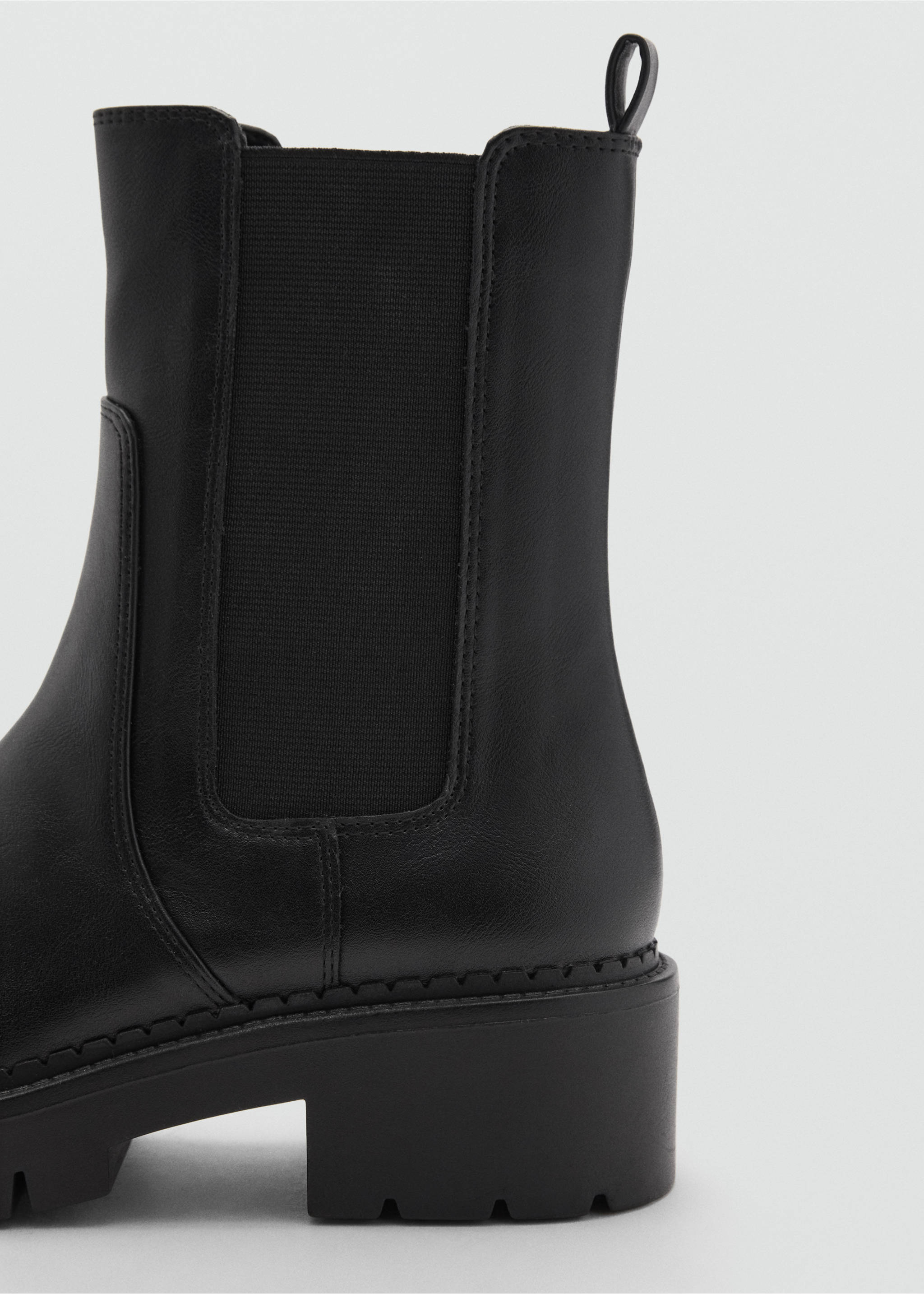 Stiefelette mit Stretch-Einsatz - Detail des Artikels 2, Schwarz. Ref: 77054759-00.