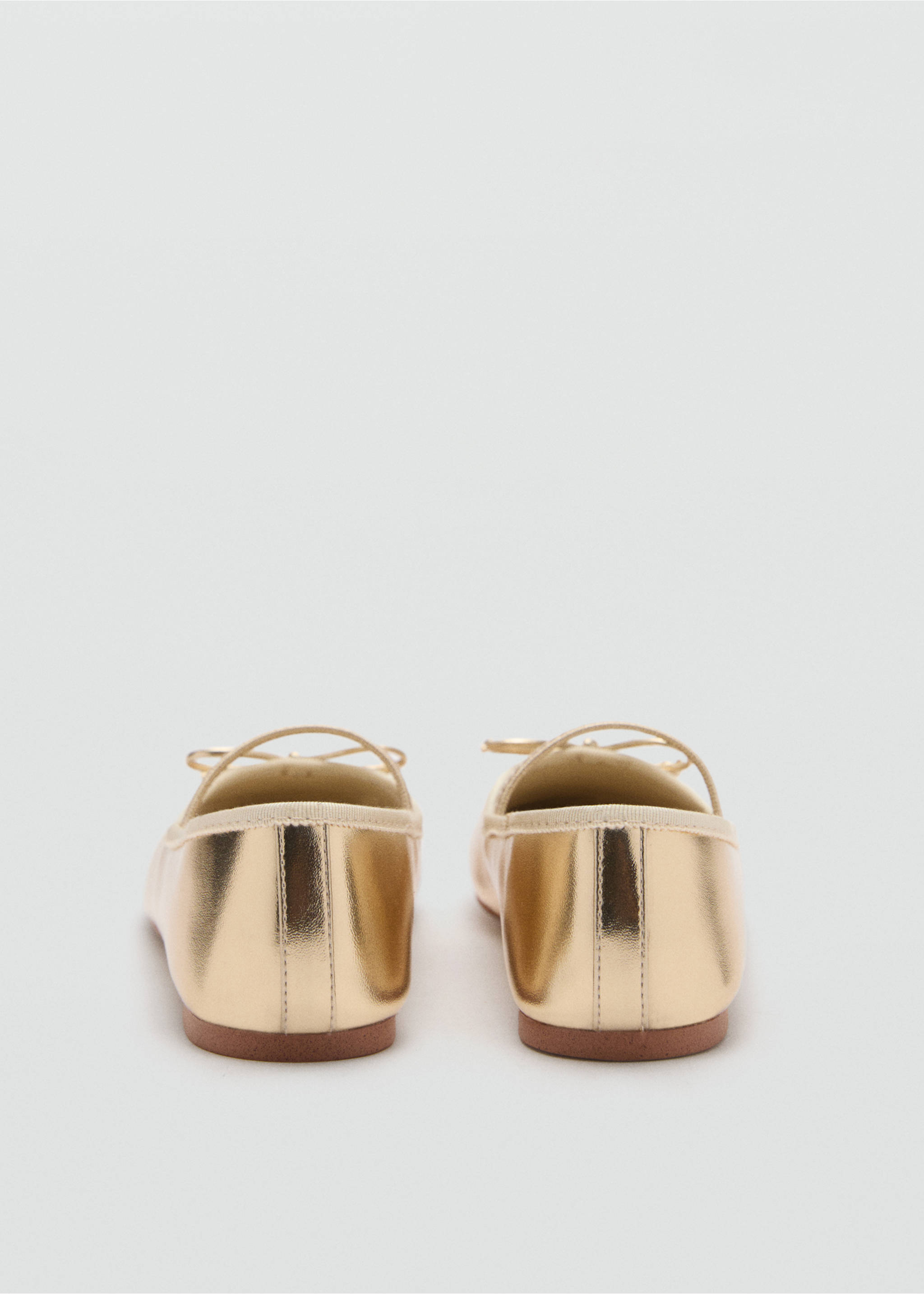 Metallic strip ballerinas - Details of the article 2, Gold. Ref: 77054763-00.