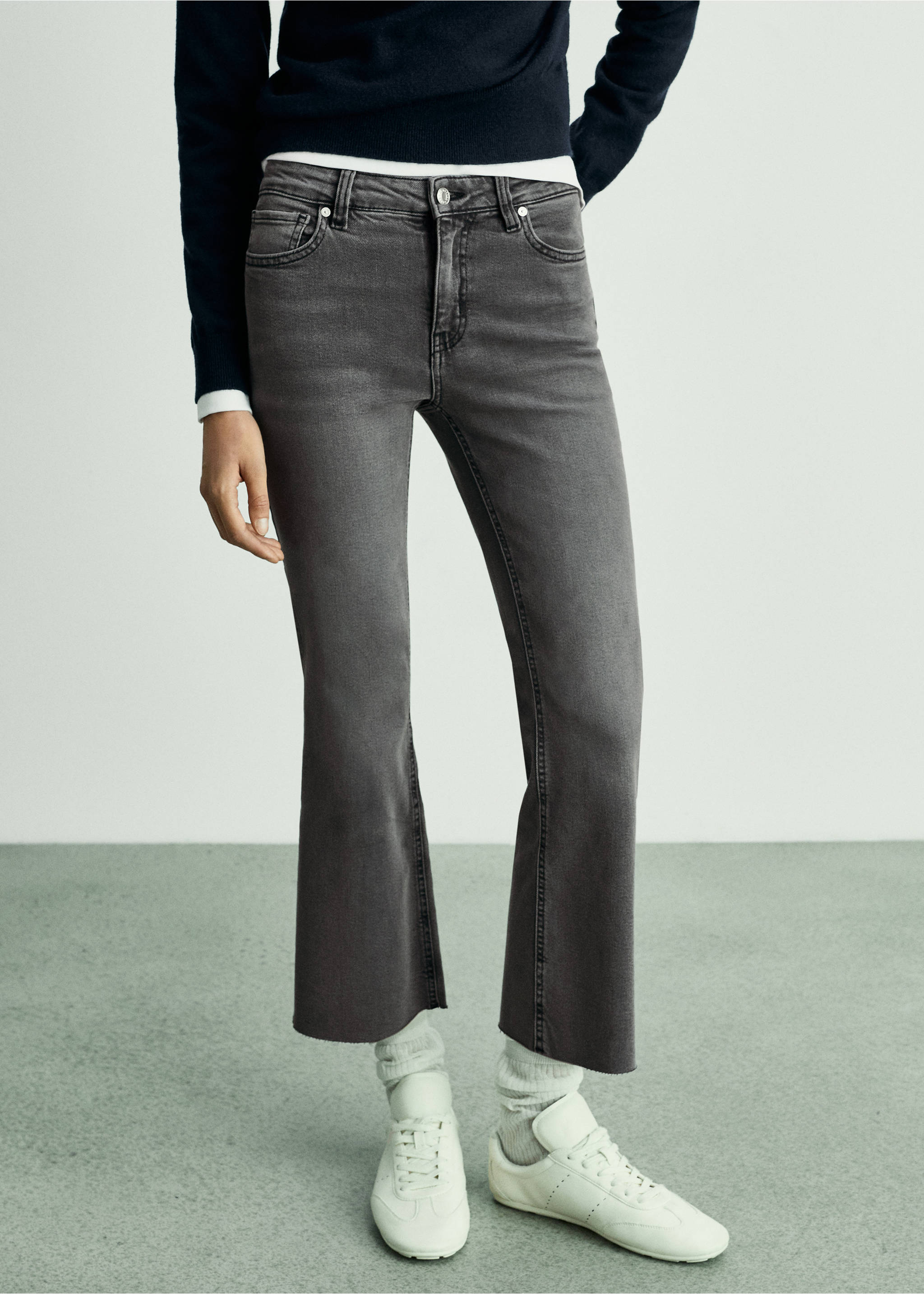 Jean Sienna flare crop - Plan moyen, Gris denim. Ref: 77054785-00.