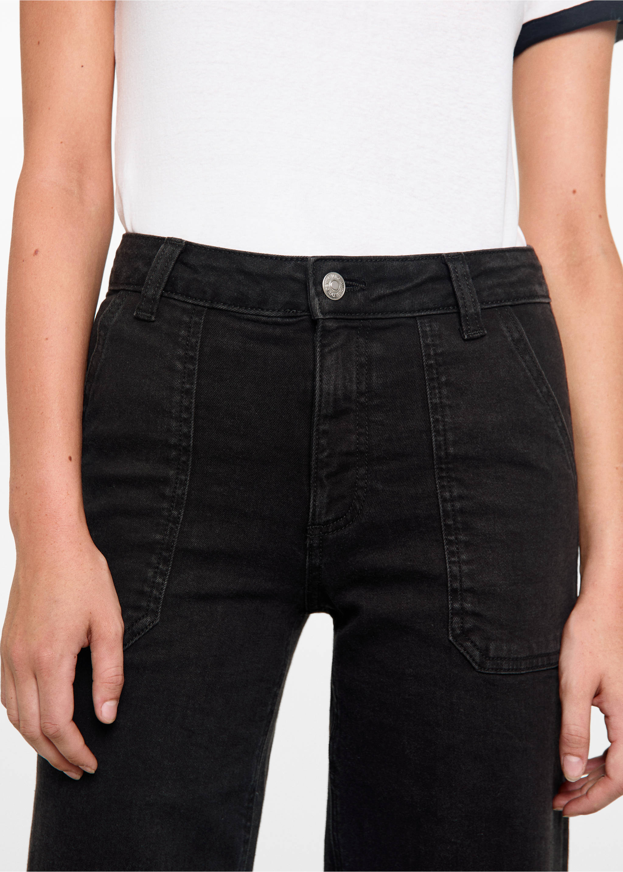 Culotte pants with pockets - Details of the article 1, Black denim. Ref: 77054789-00.