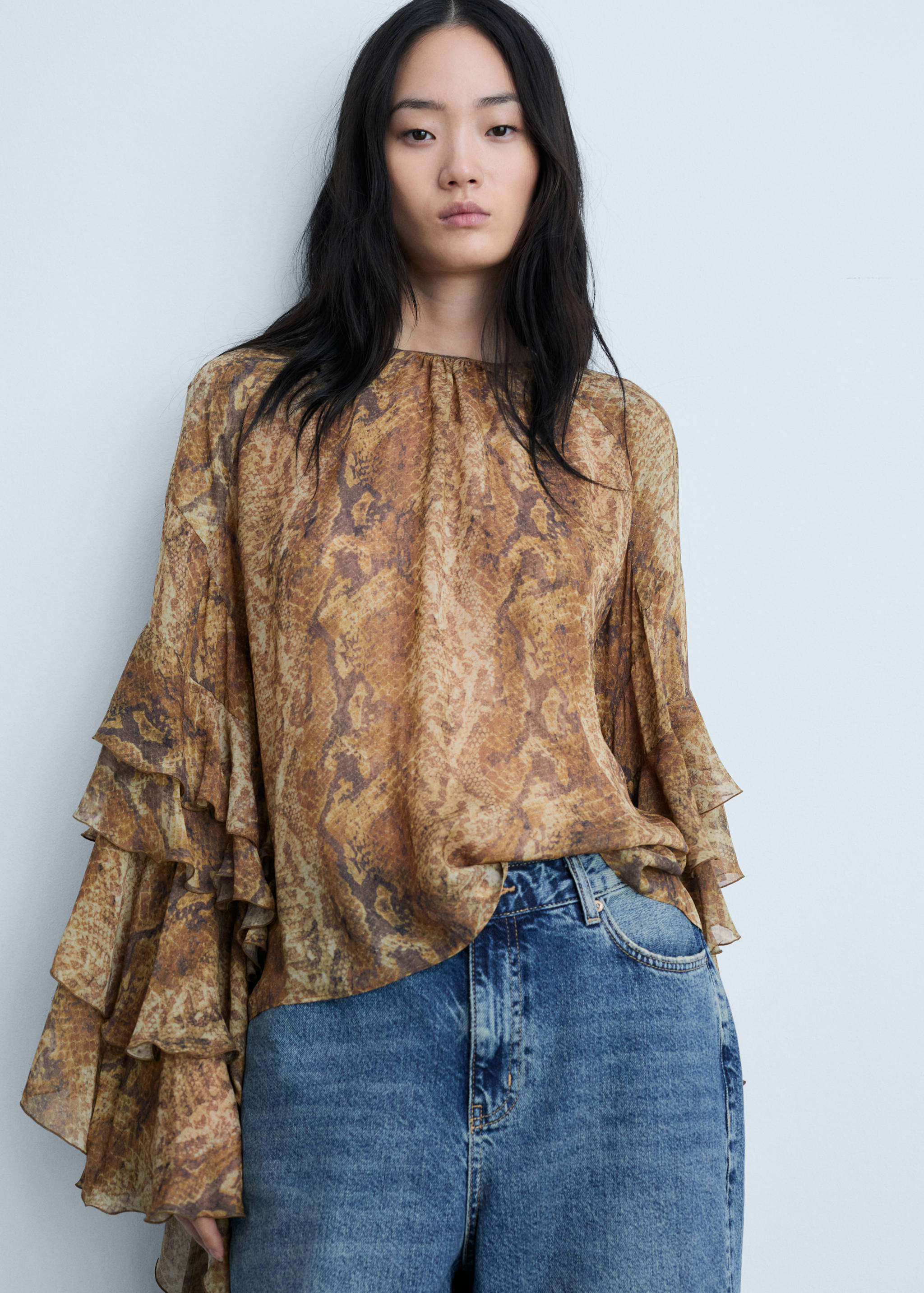 Ruffle blouse with snake print - Medium plane
