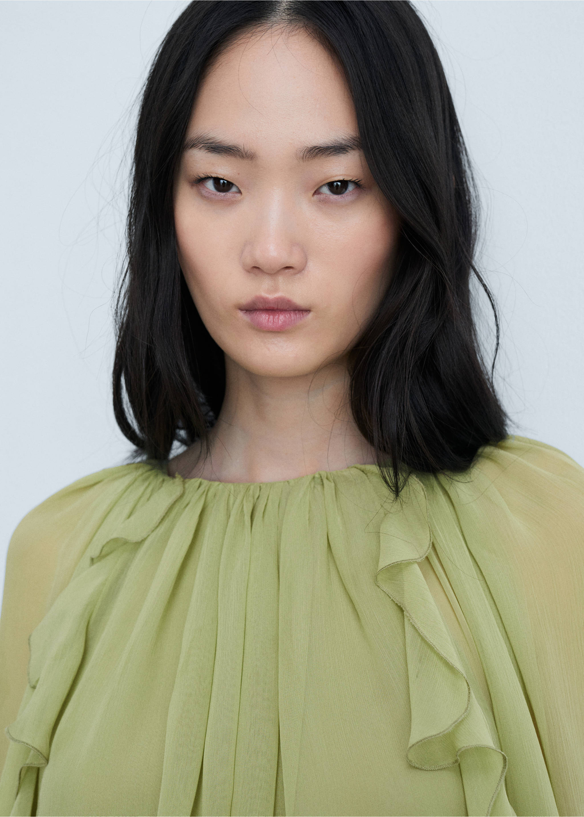 Rüschenkleid aus Chiffon - Detail des Artikels 1, Grün. Ref: 77054796-00.