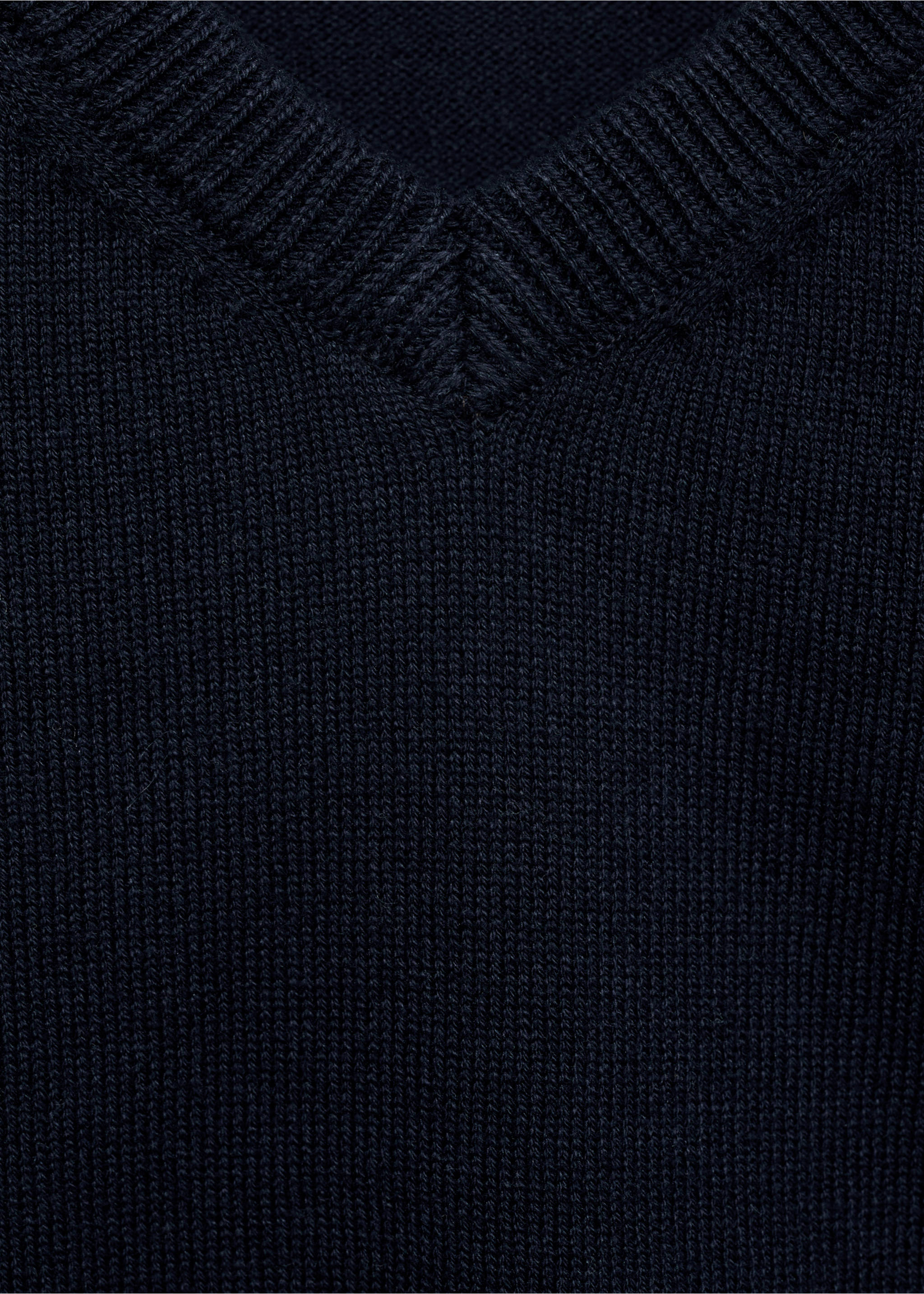 Pull-over à col en V - Détail de l'article 8, Bleu marine foncé. Ref: 77055630-00.