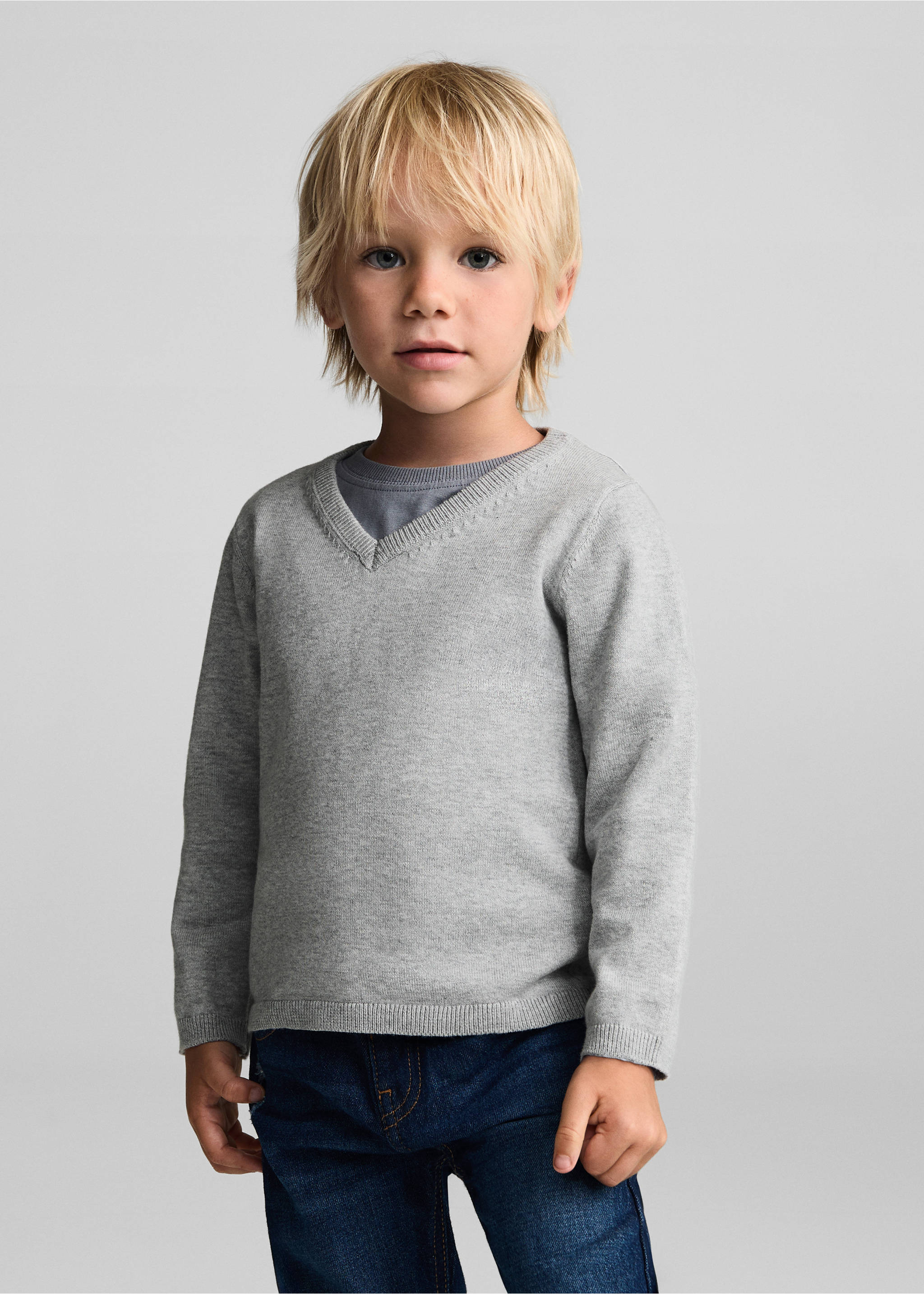 V-neck sweater - Medium plane, Light Heather Grey. Ref: 77055630-00.