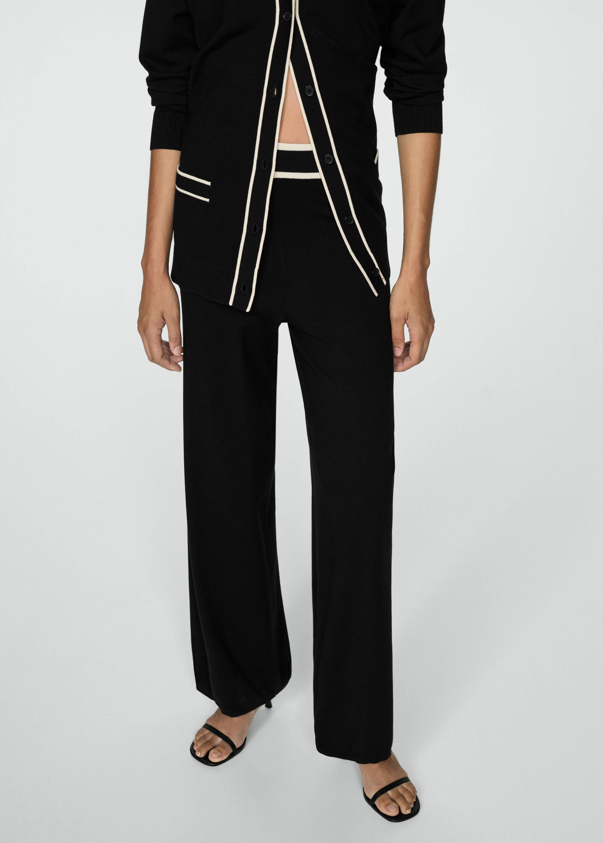 Straight knitted trousers - Medium plane