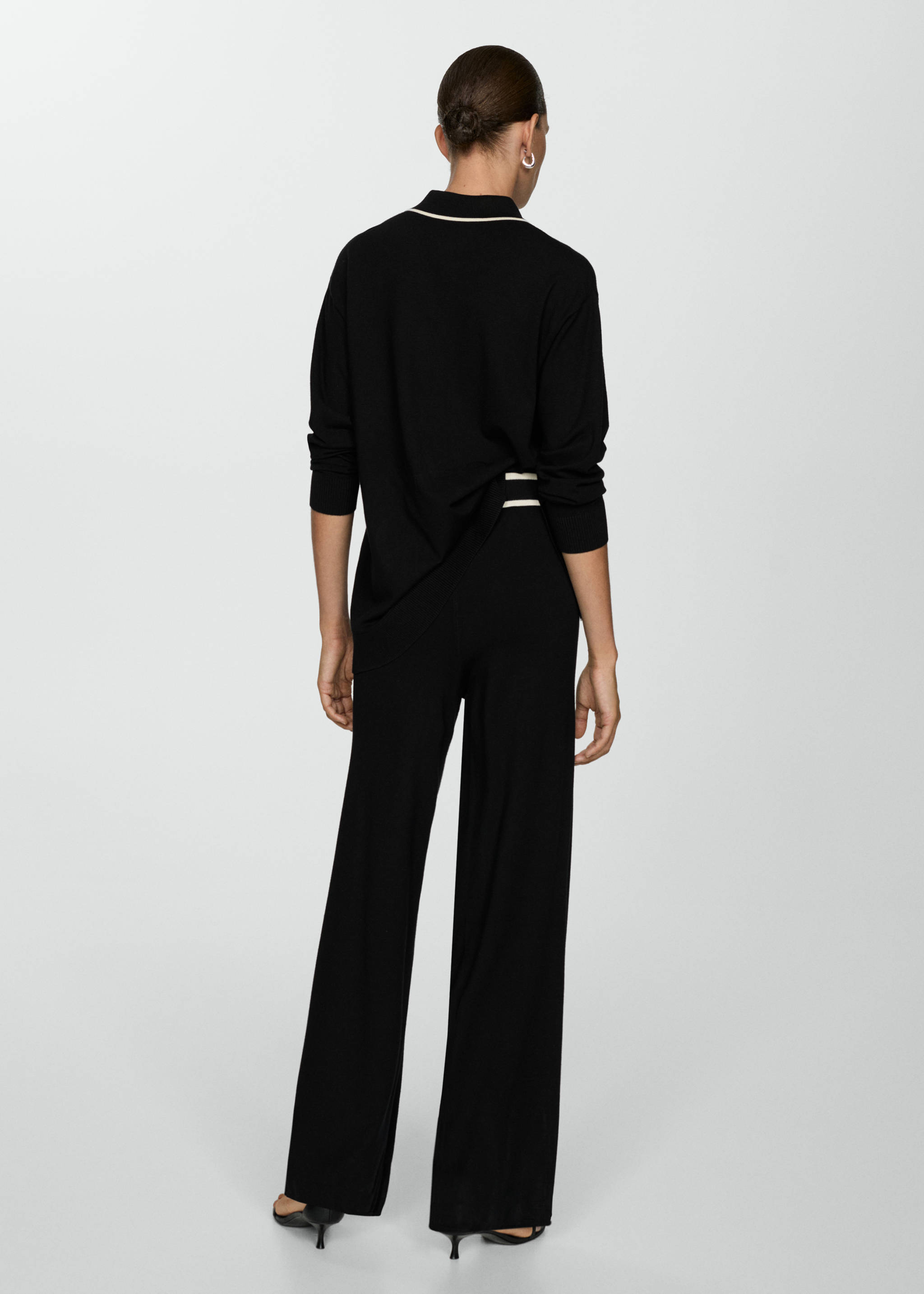 Straight knitted trousers - Reverse of the article