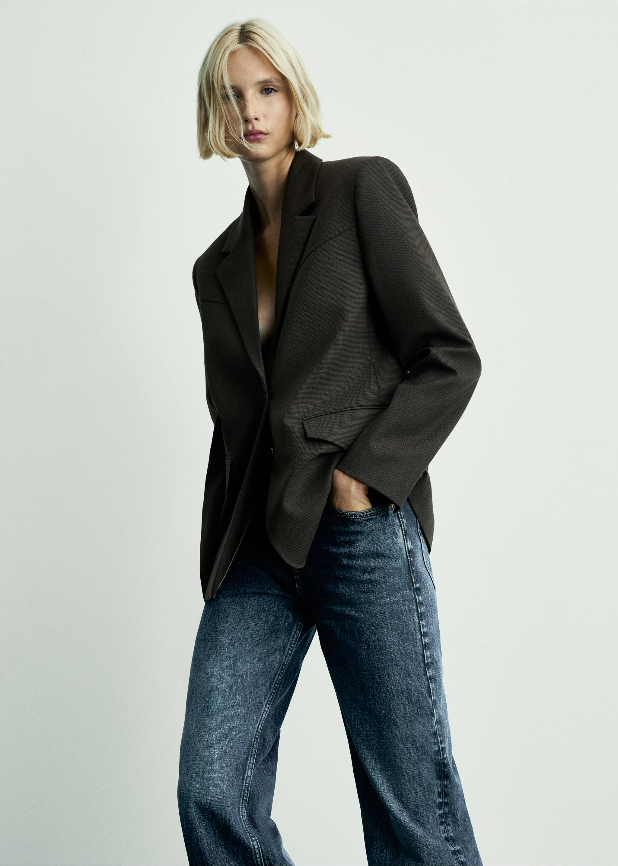 High waist straight jeans - Details of the article 7, Dark Blue. Ref: 77055644-00.